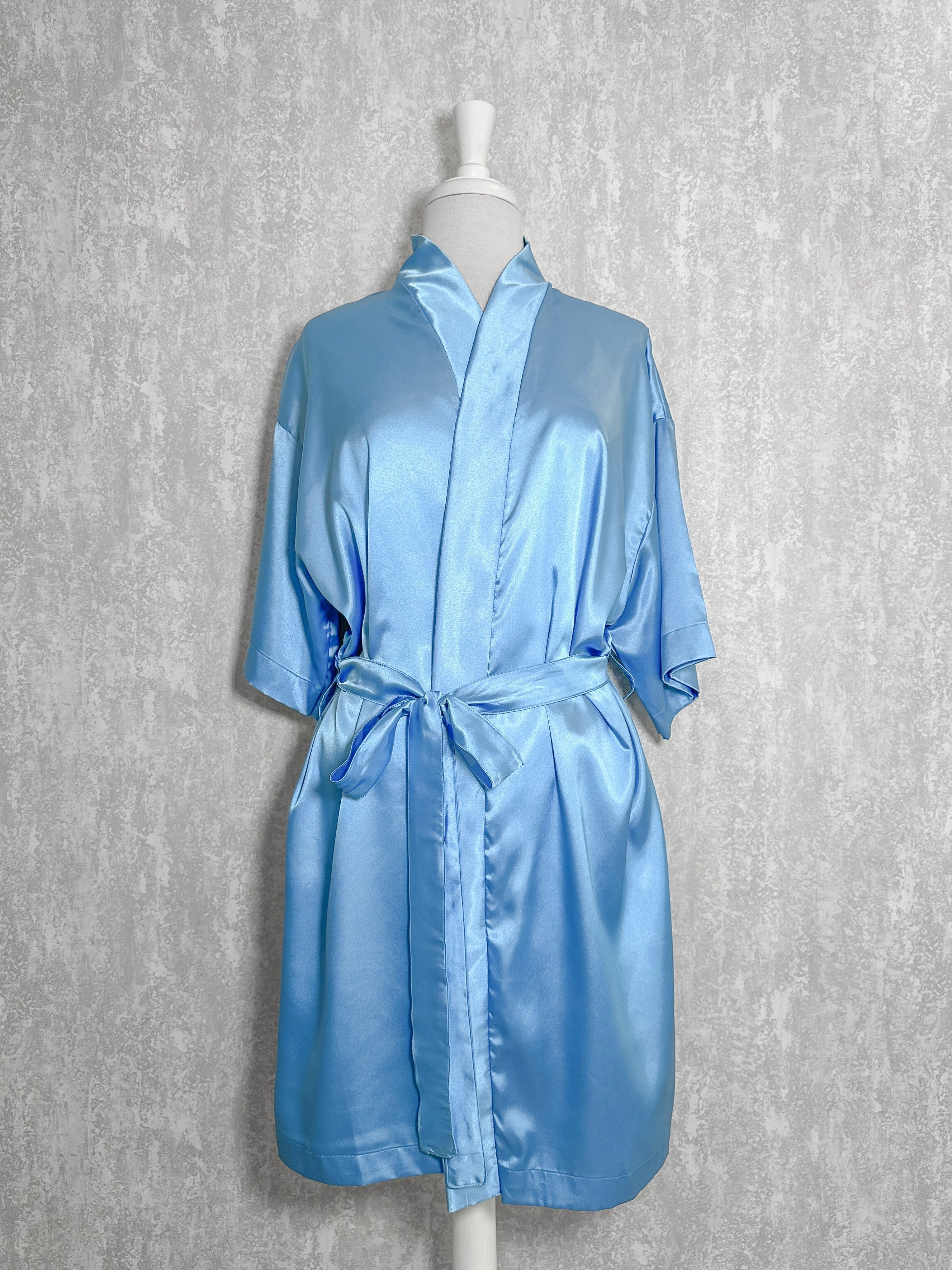 Bata Bordada “Hermana de la Novia” Azul Celeste