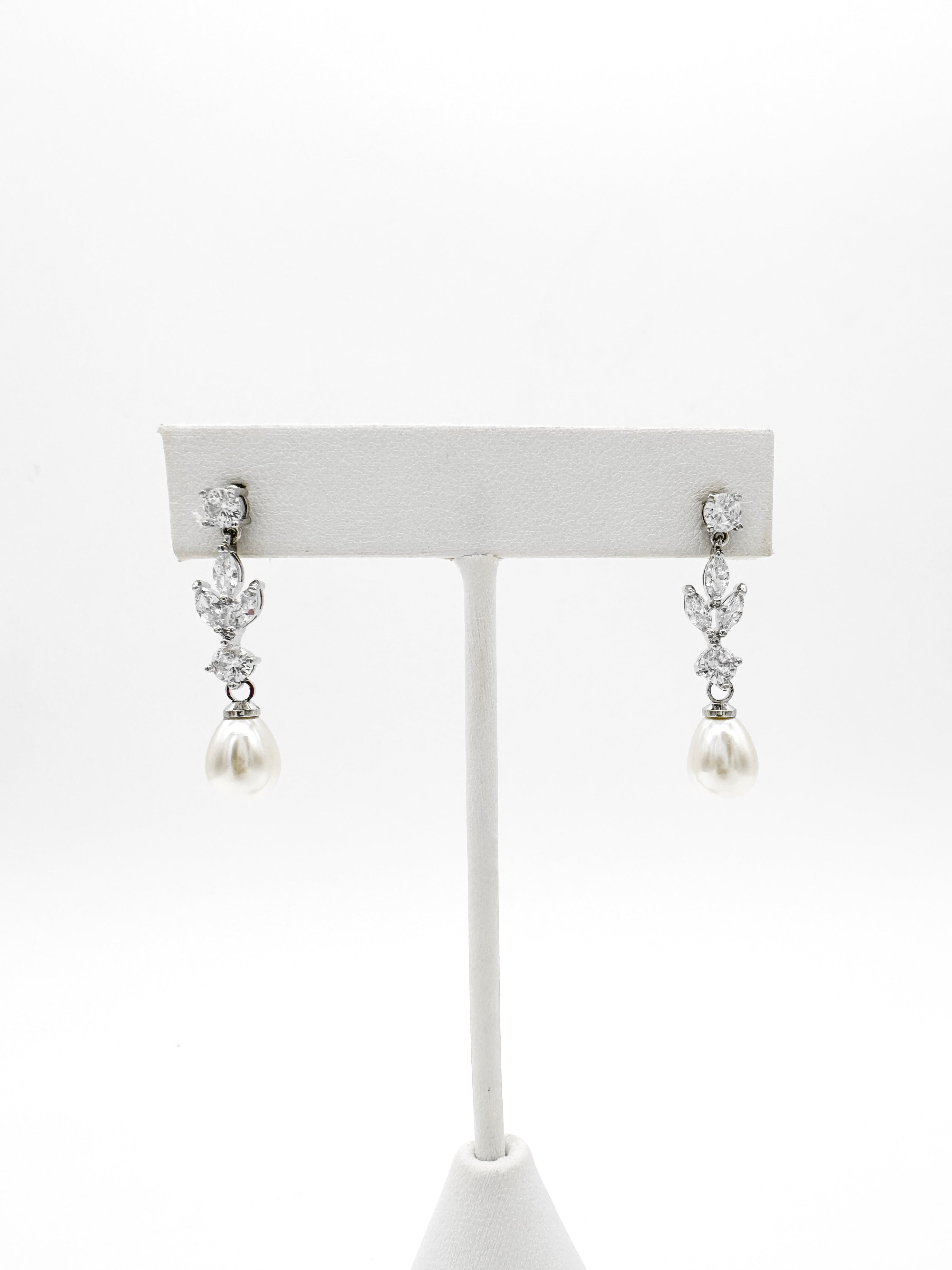 Aretes Hojas y Perla