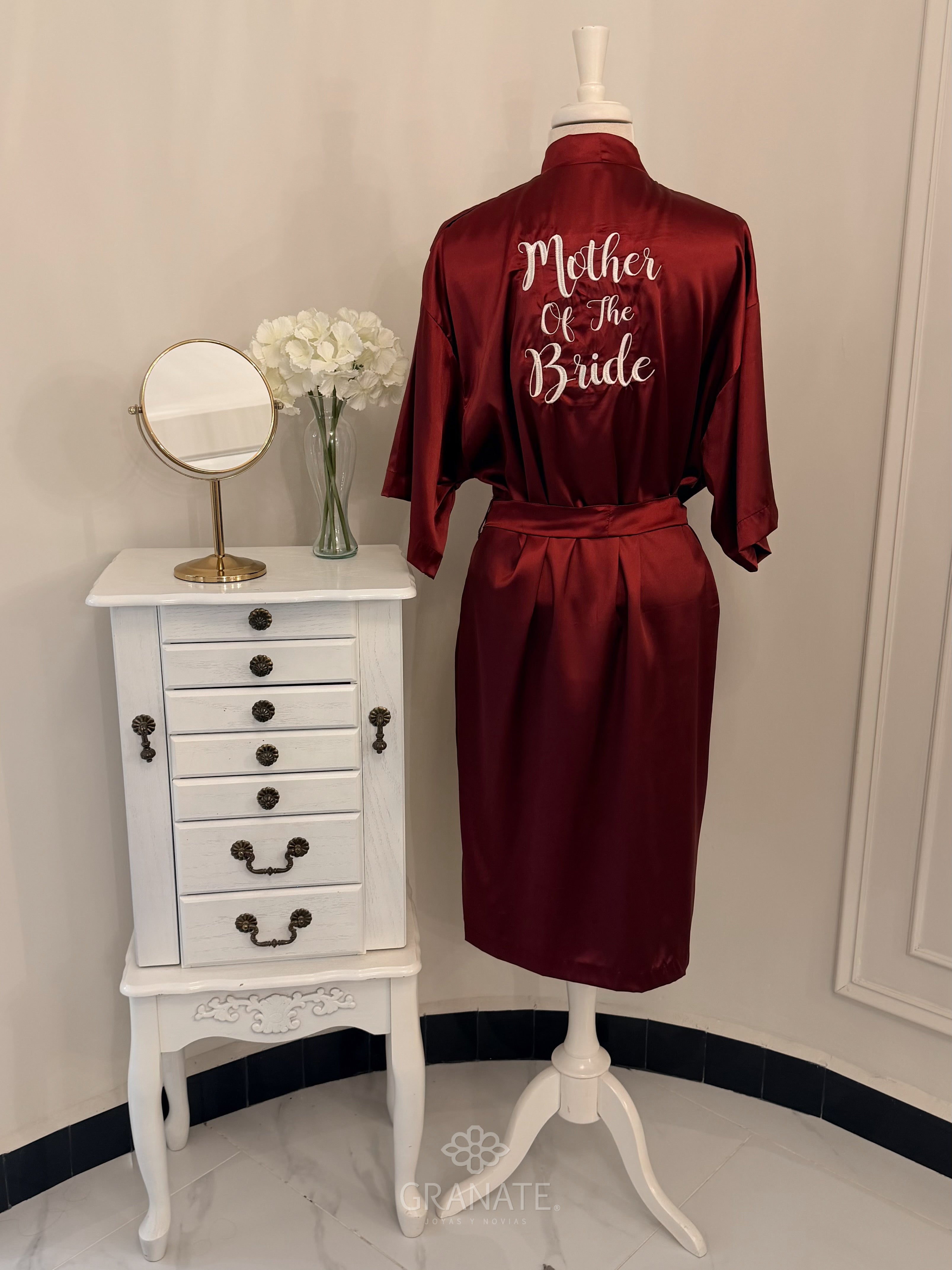Bata Bordada “Mother Of The Bride” - Colores a Elegir