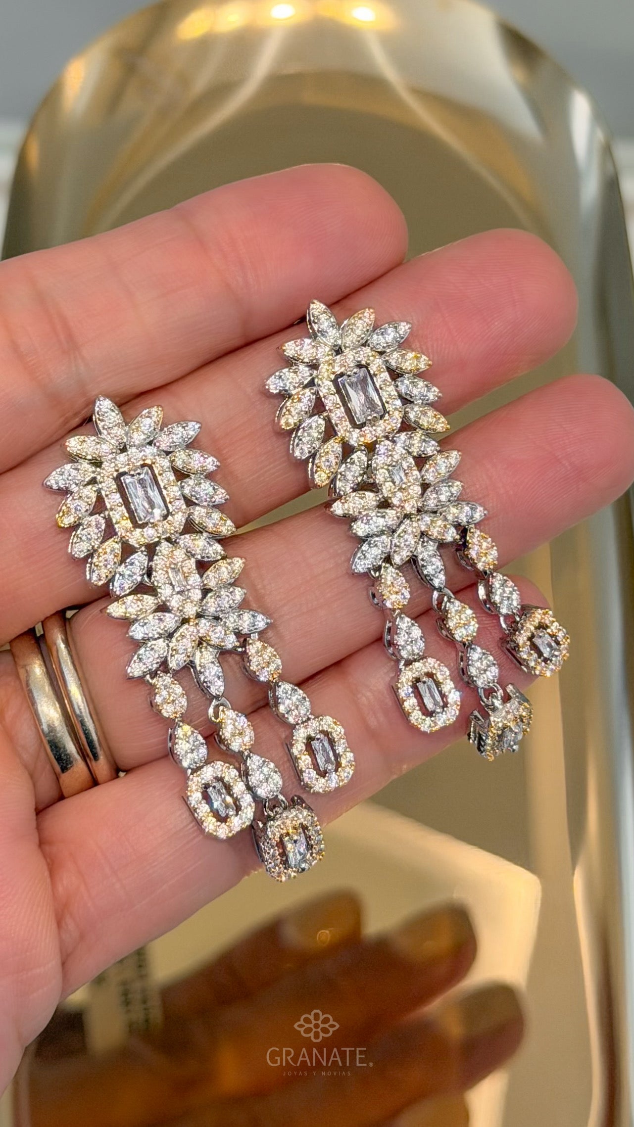Aretes Lowe