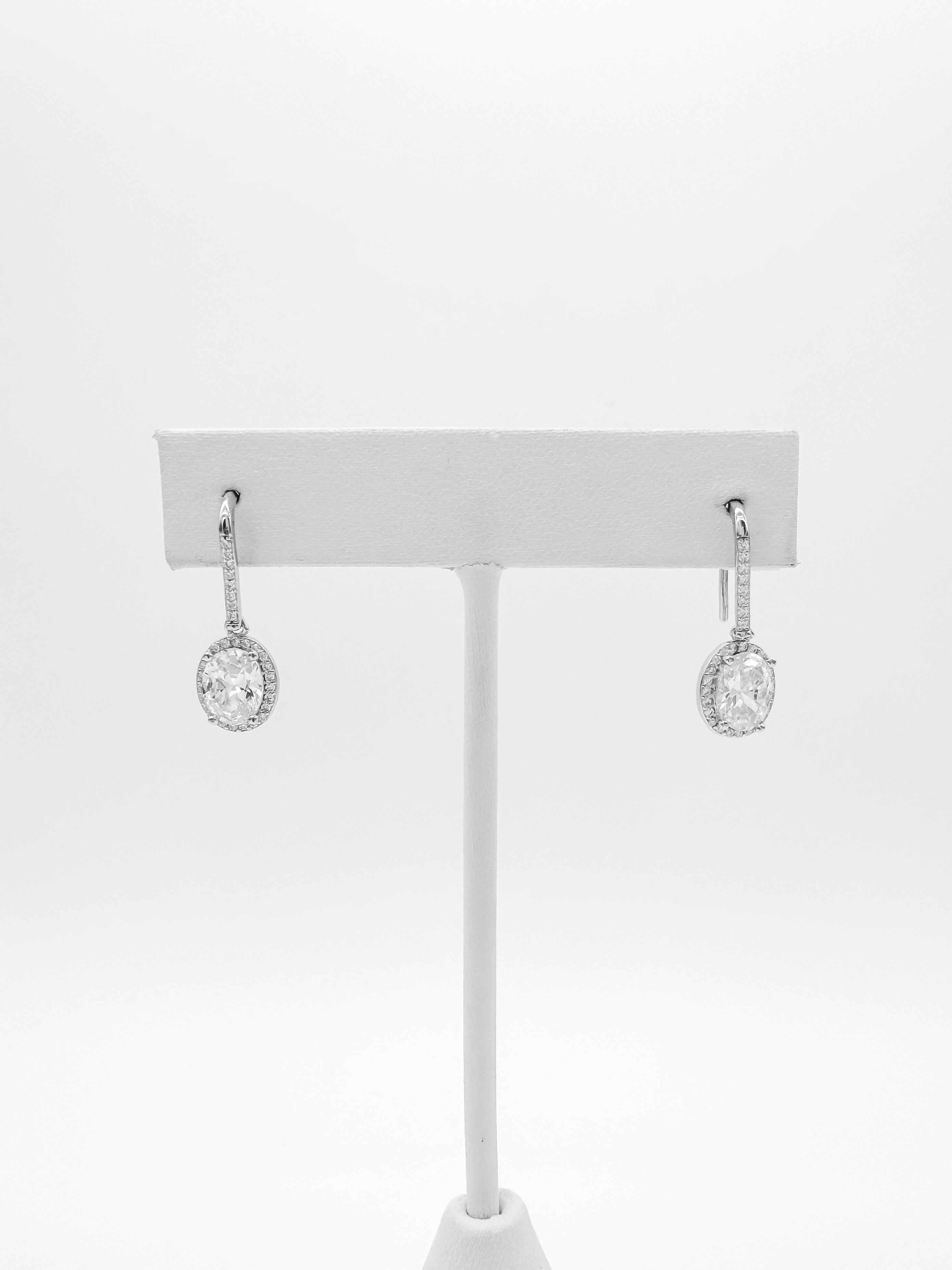 Arete Oval Halo de Plata