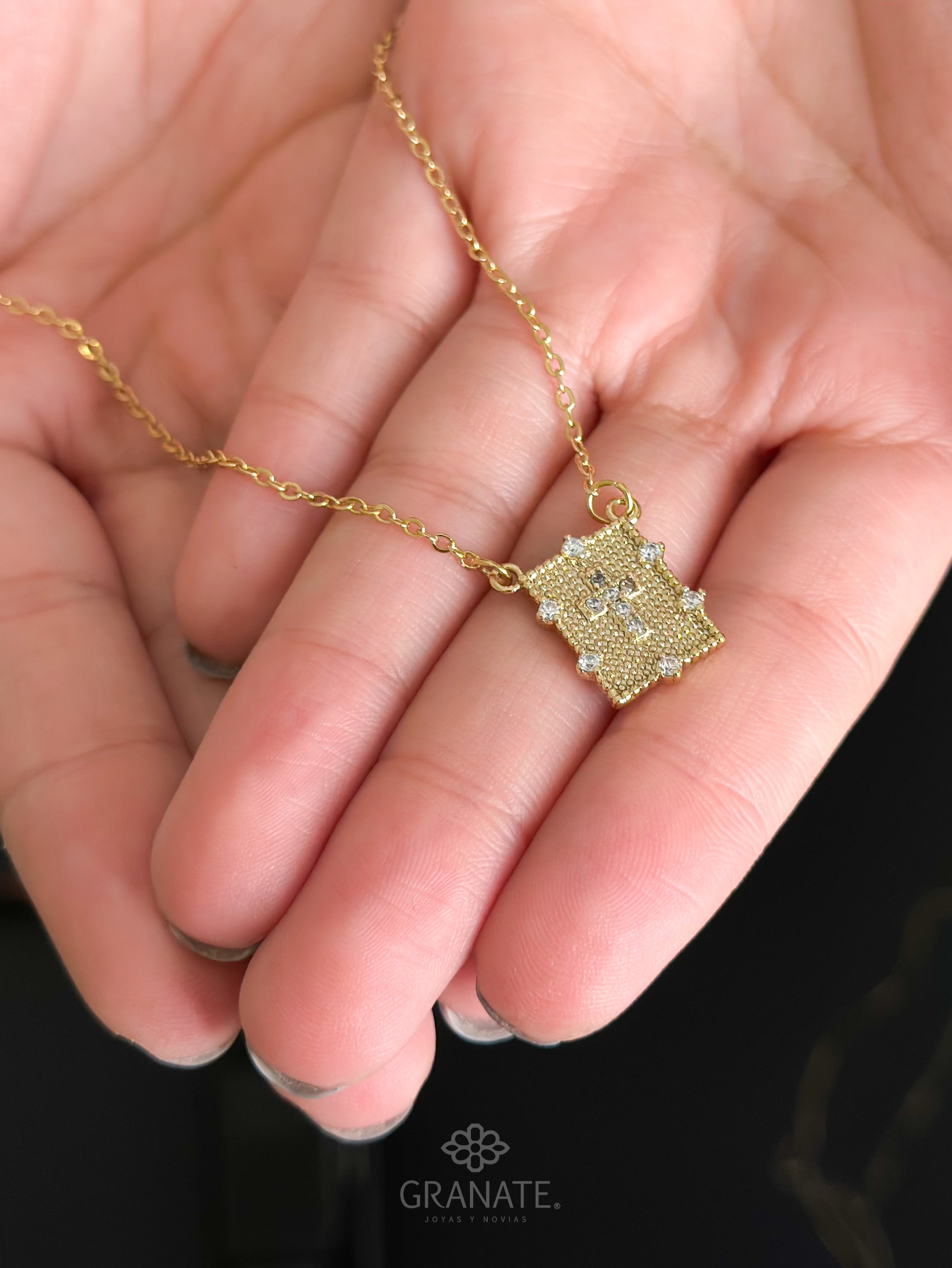 Collar Placa Cruz