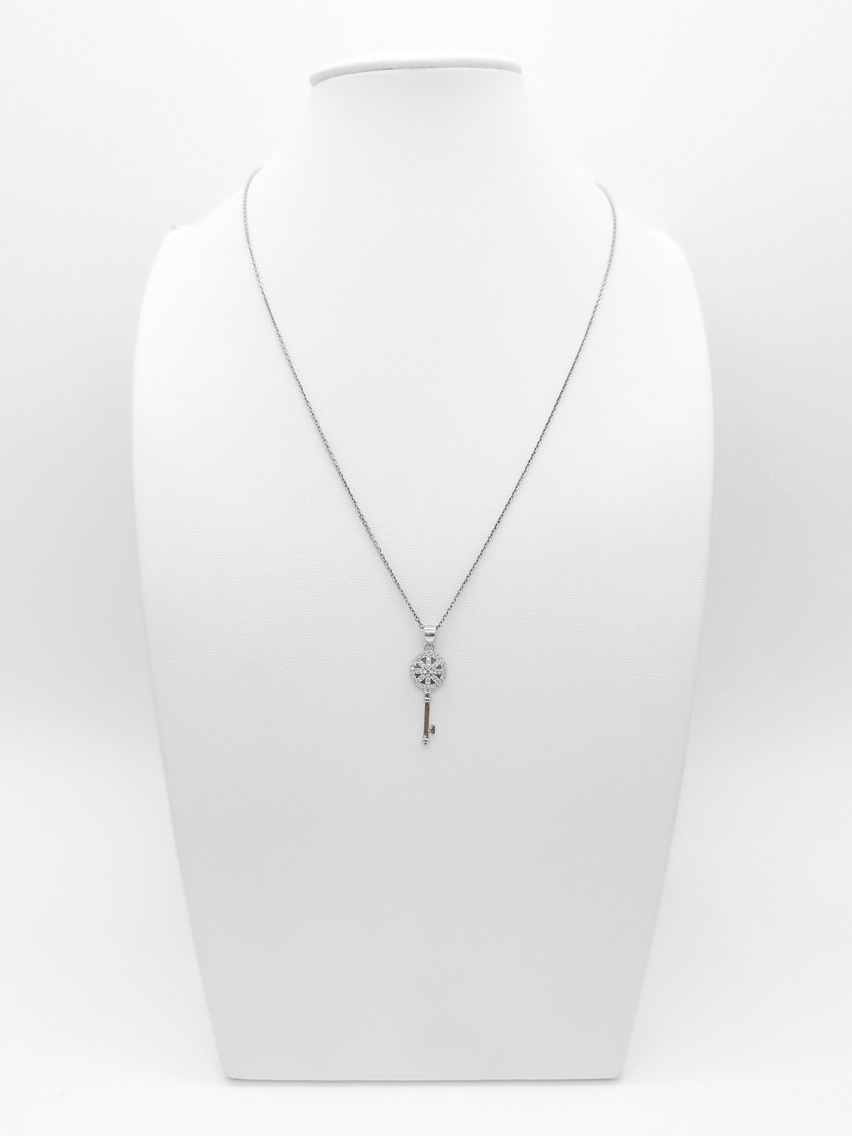Collar Llave Pavé de Plata