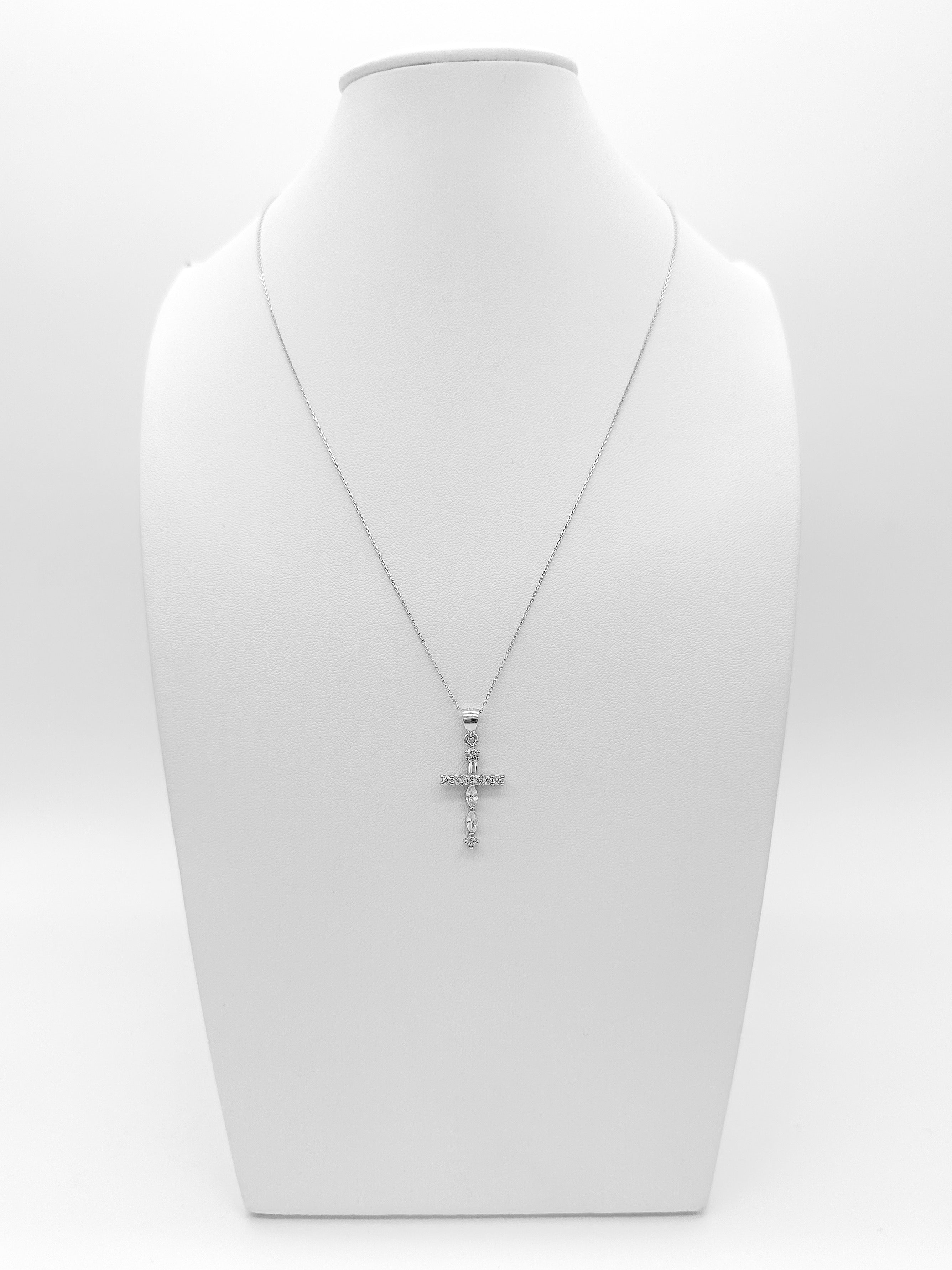 Collar Cruz de Plata