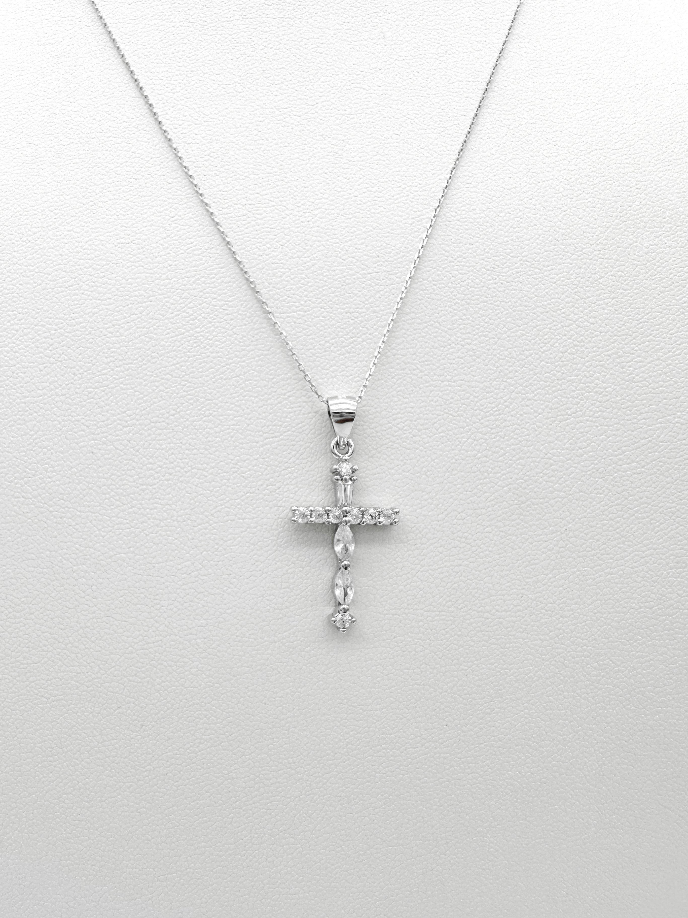 Collar Cruz de Plata