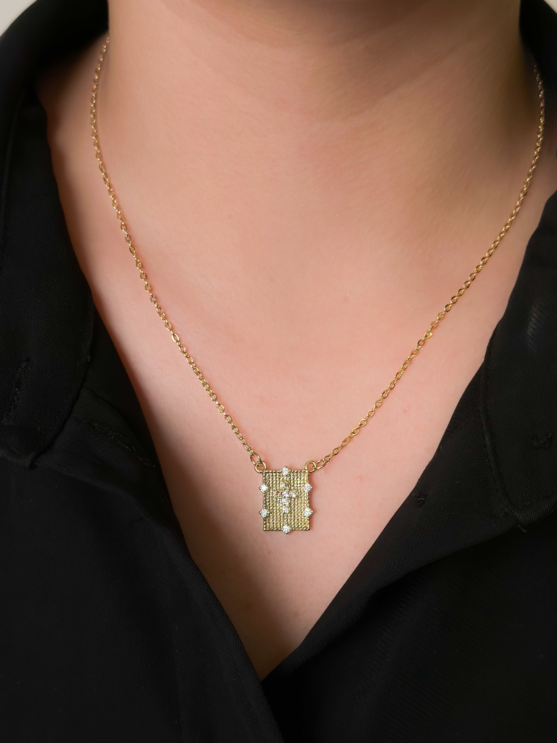 Collar Placa Cruz