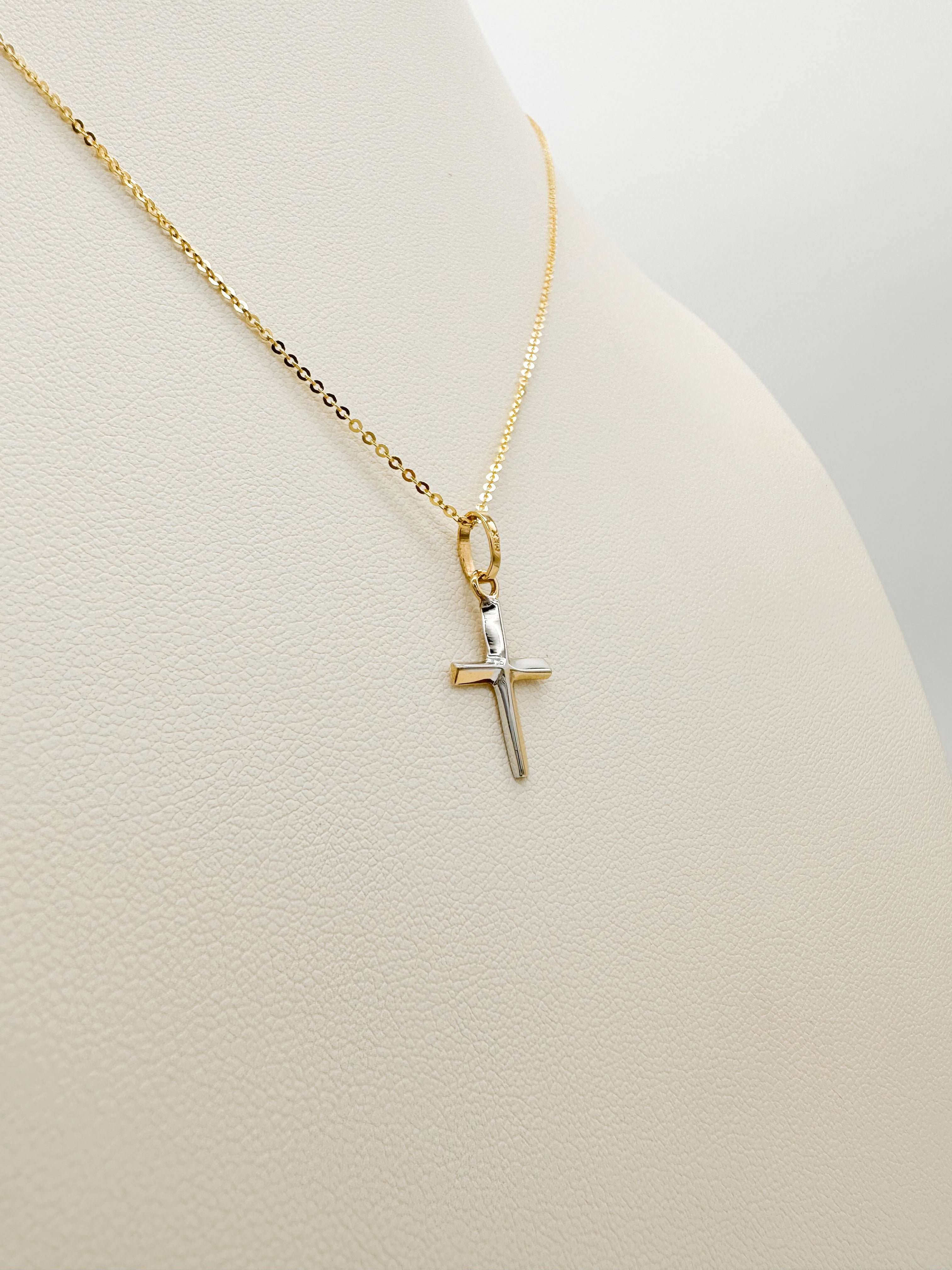 Cadena y Cruz Bicolor *Oro 14 Kilates