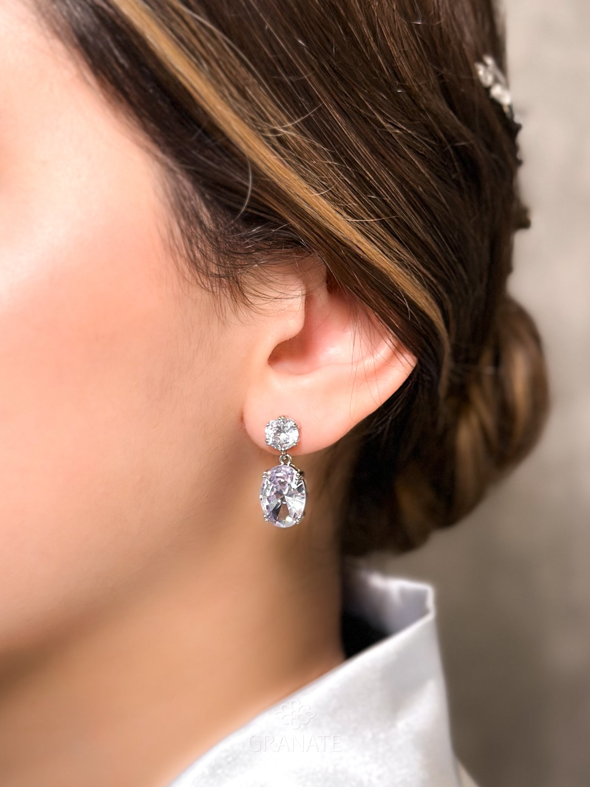 Aretes Punto Ovalo - Plateado