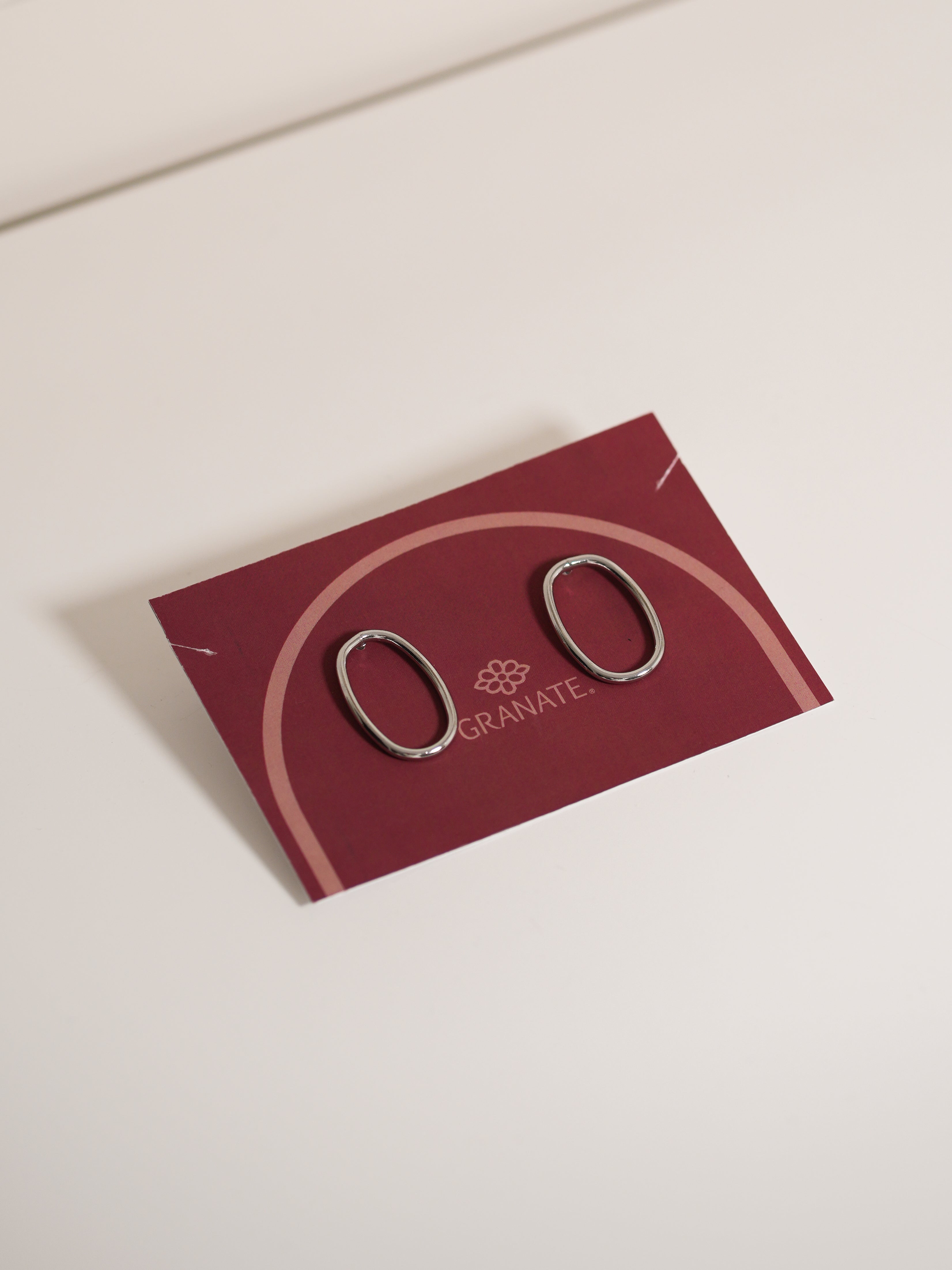 Aretes Minimalista Oval