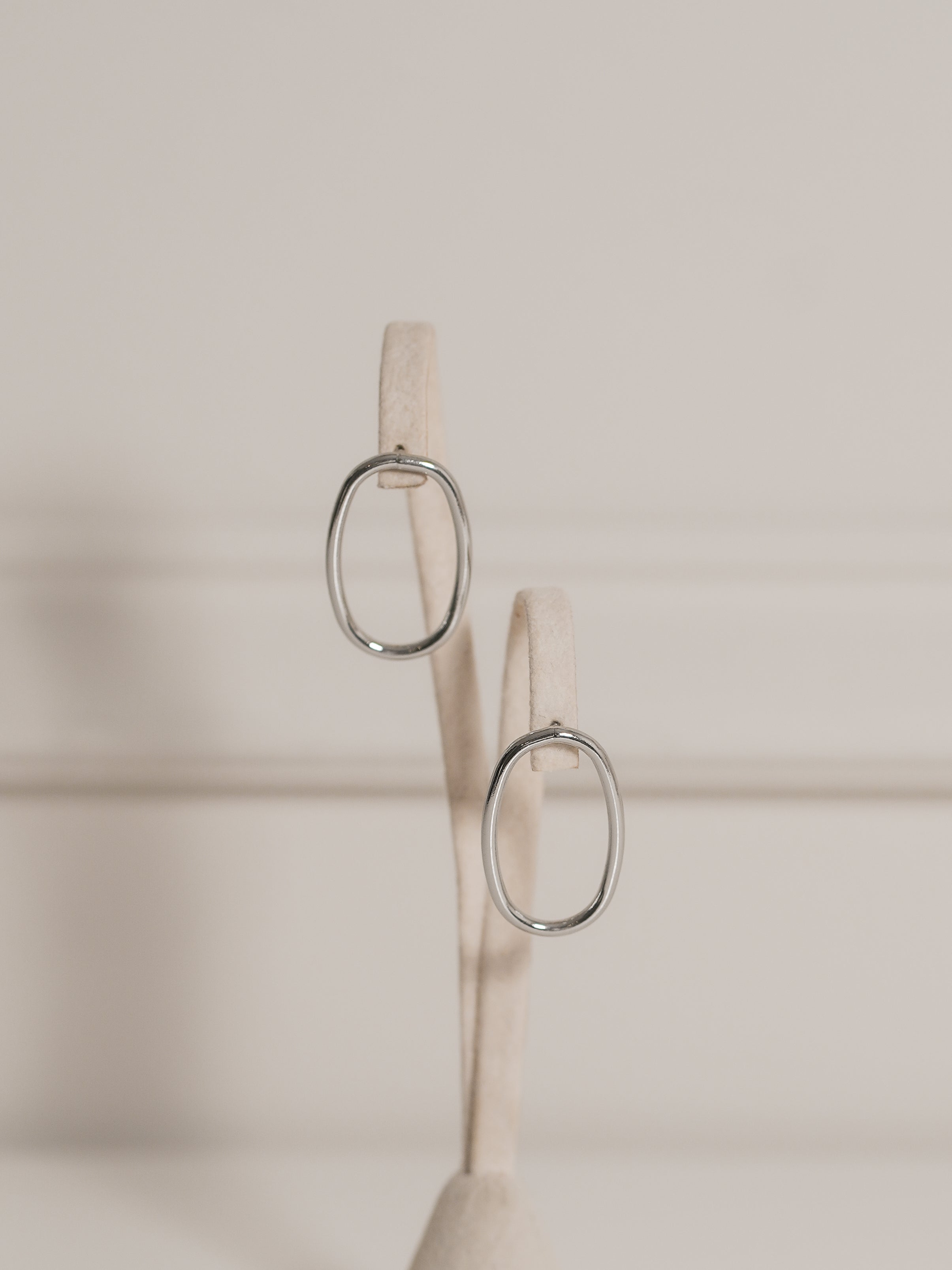 Aretes Minimalista Oval