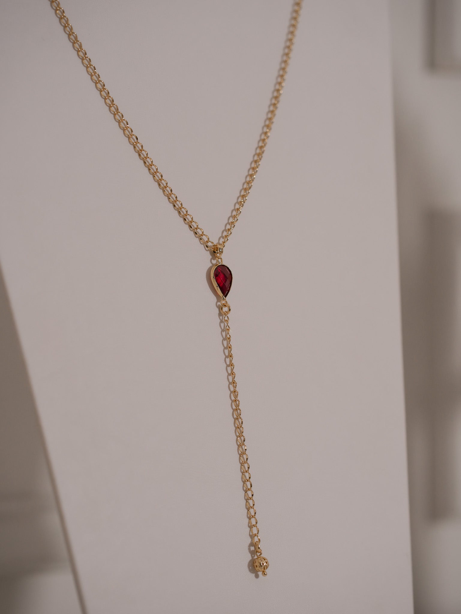 Collar Corbatín Gota Burgundy