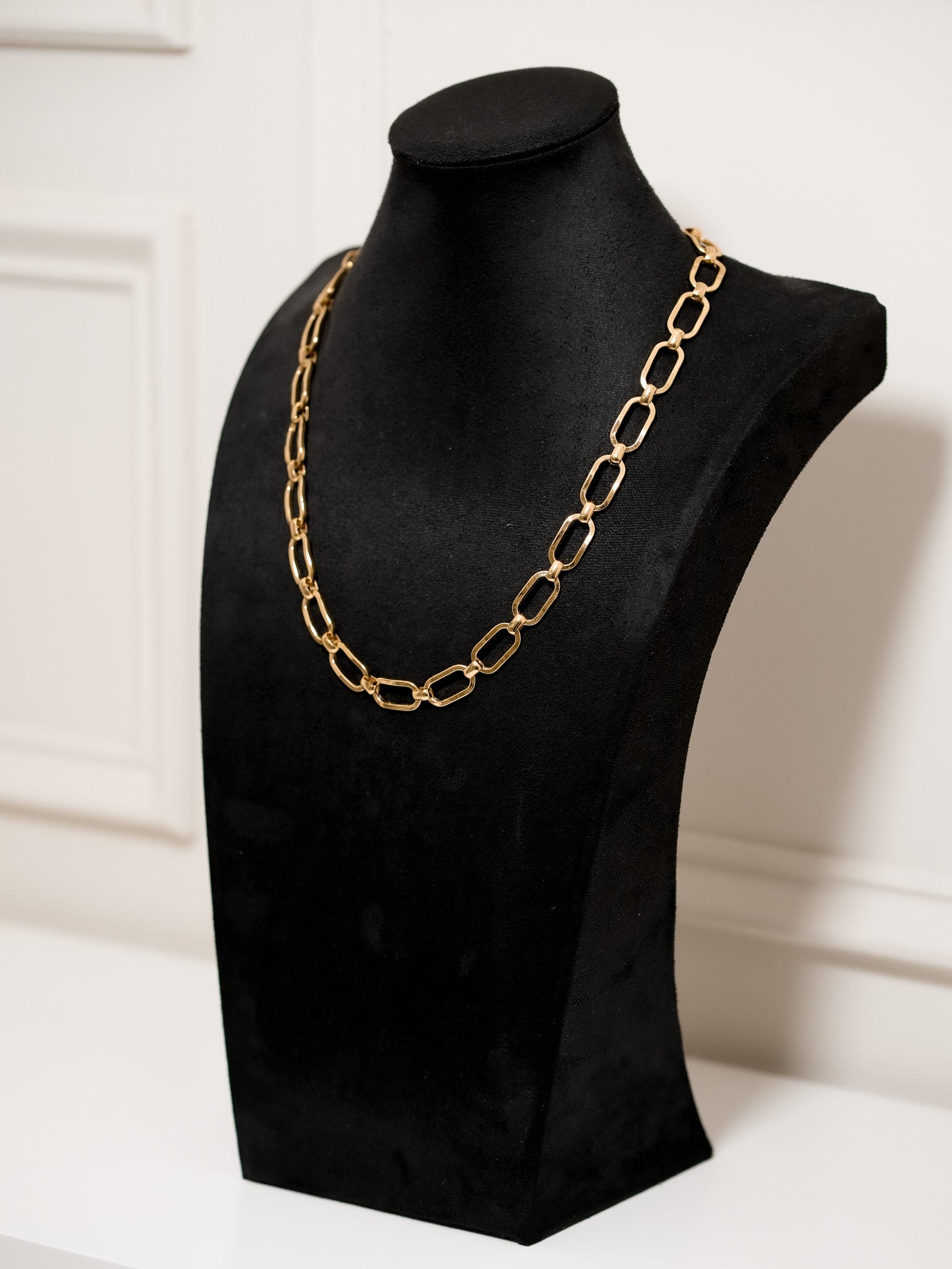 Collar Oval Curvo