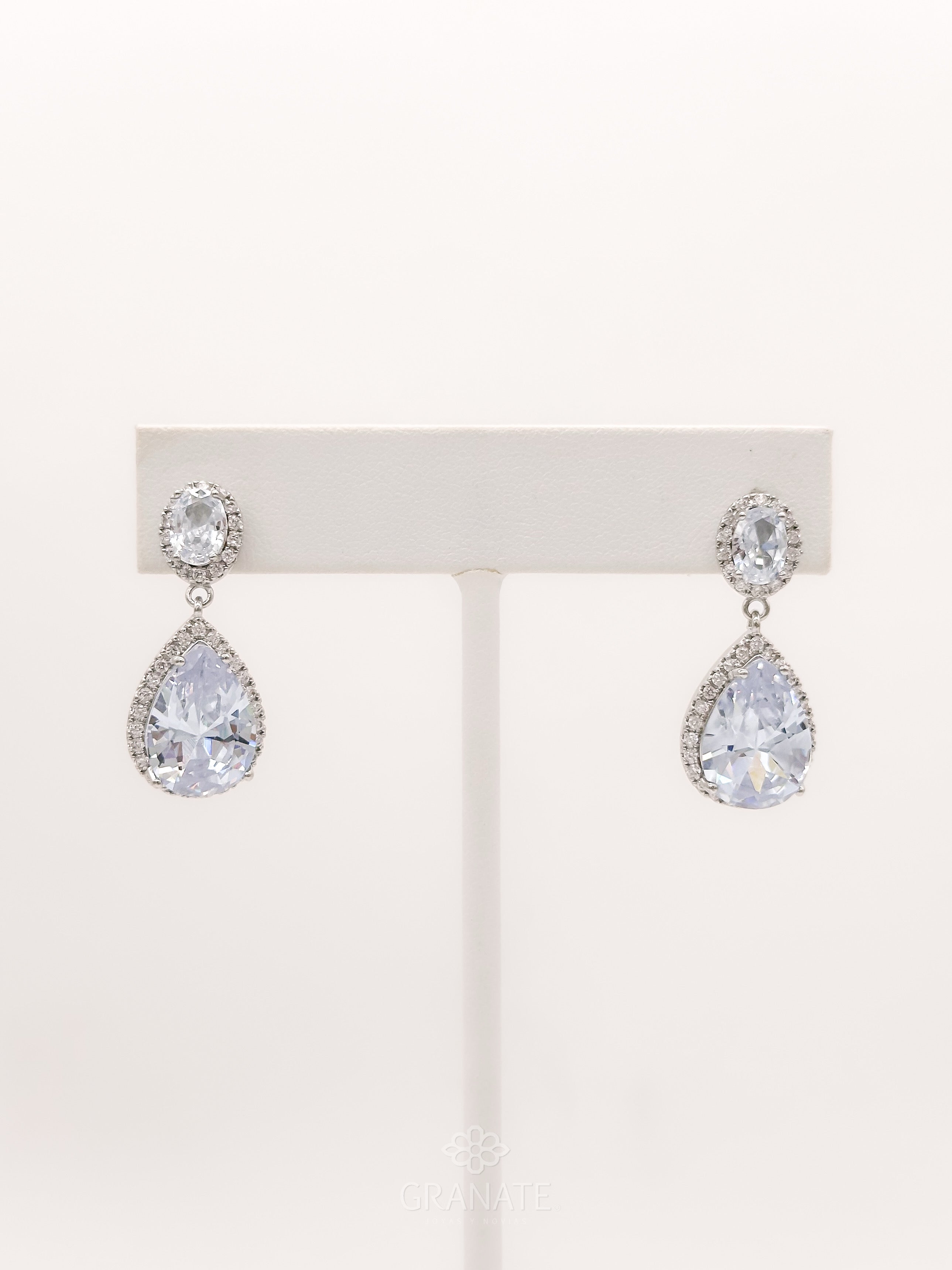 Aretes Óvalo Gota