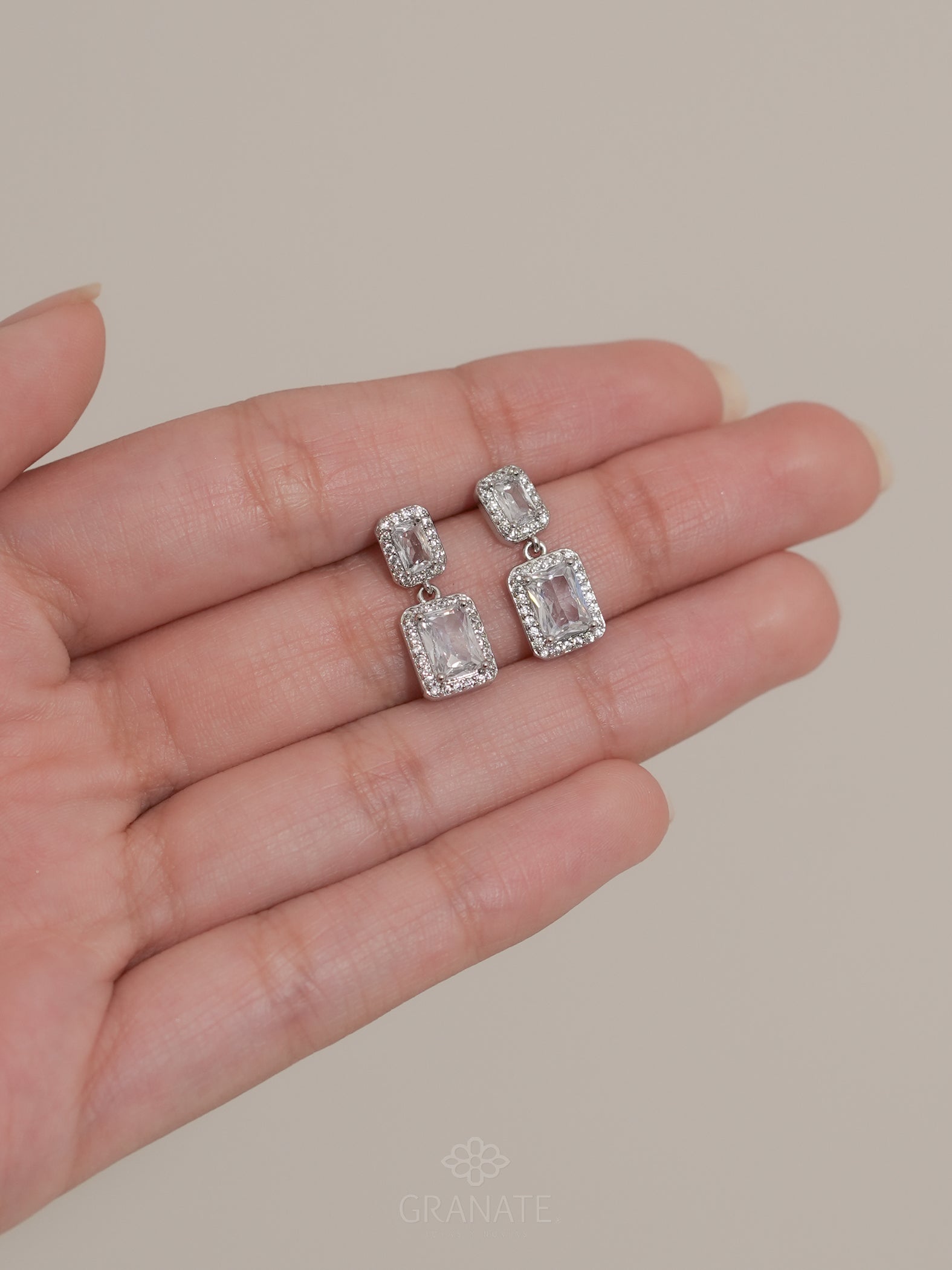 Aretes Rectangular con Halo
