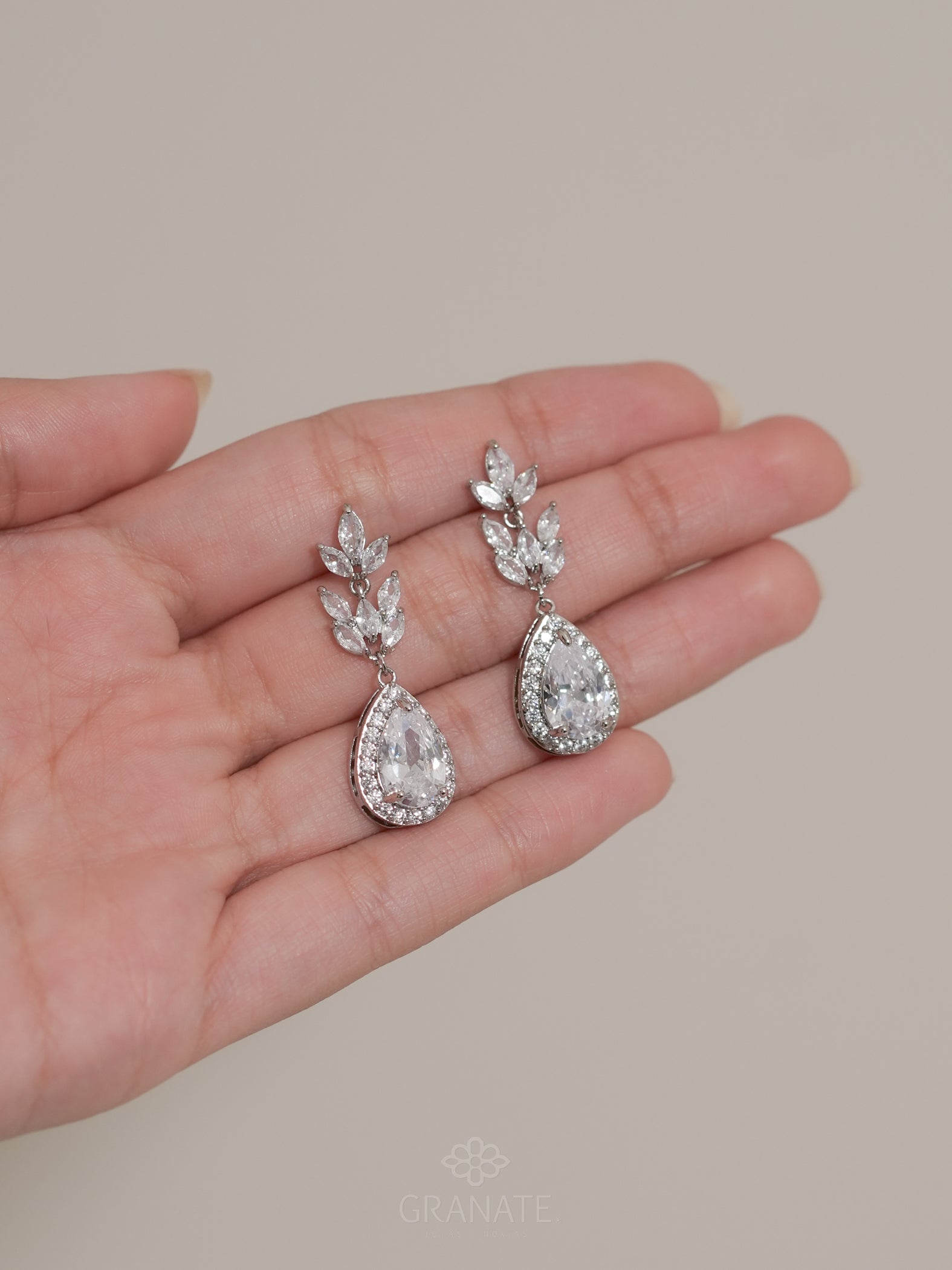 Aretes Marquises Gota Halo