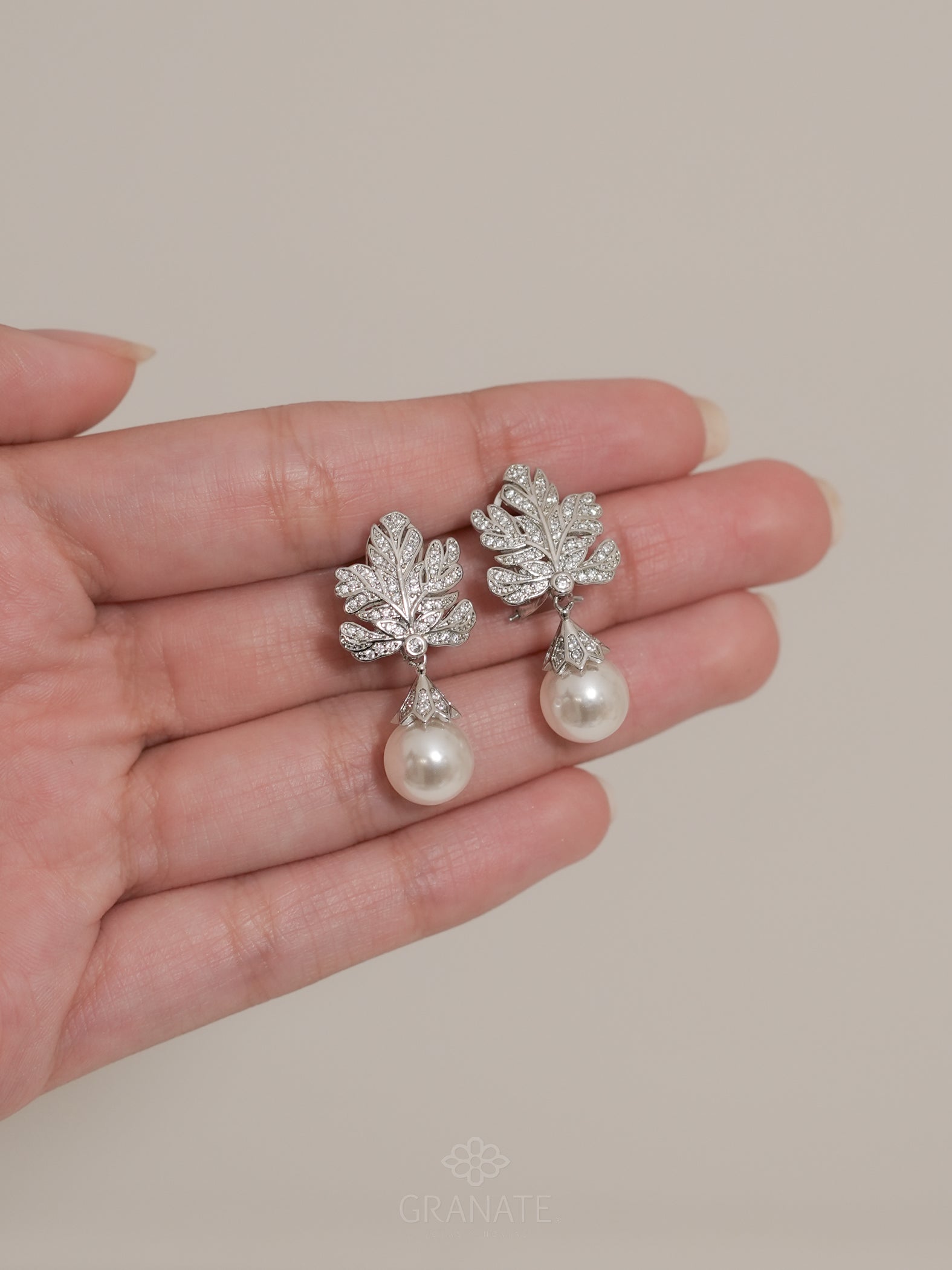 Aretes Hojas Perla