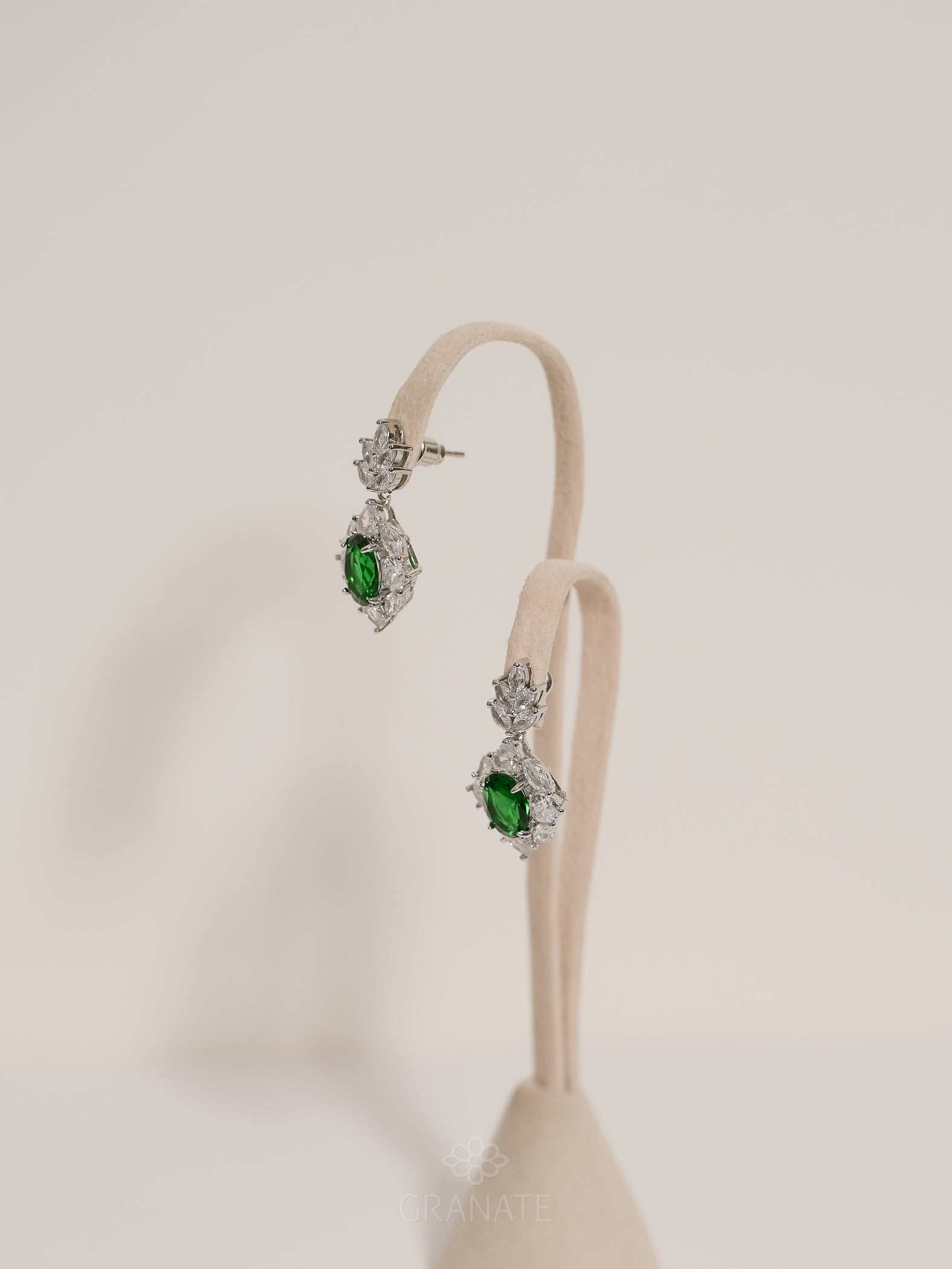 Aretes Oval Esmeralda