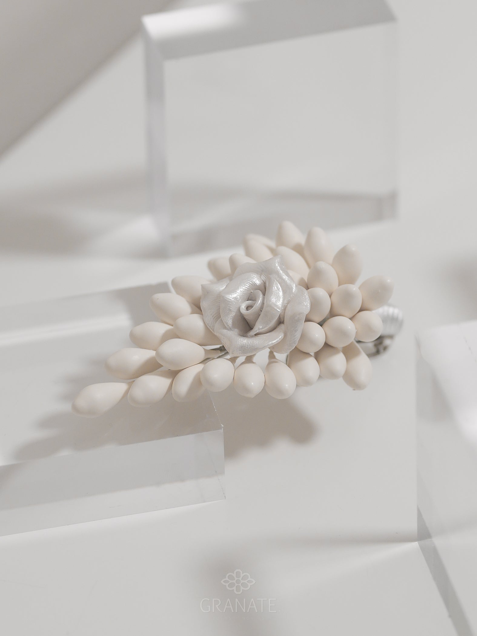 Boutonniere Rosa Blanca