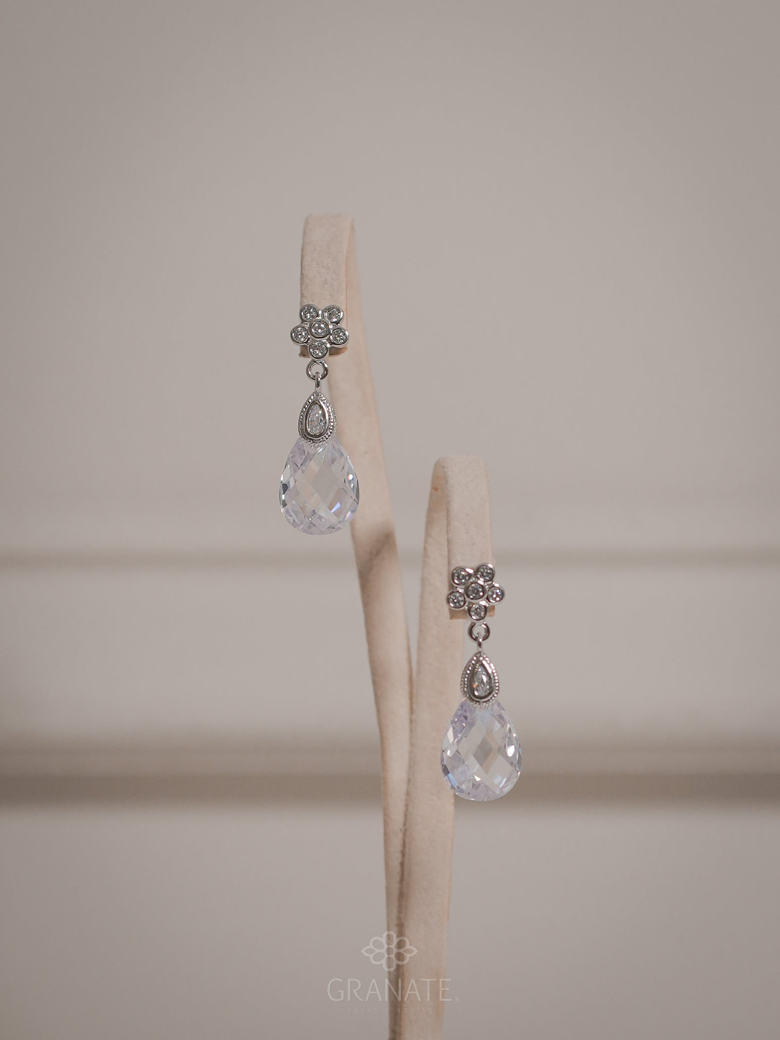 Aretes Flor y Gota de Plata