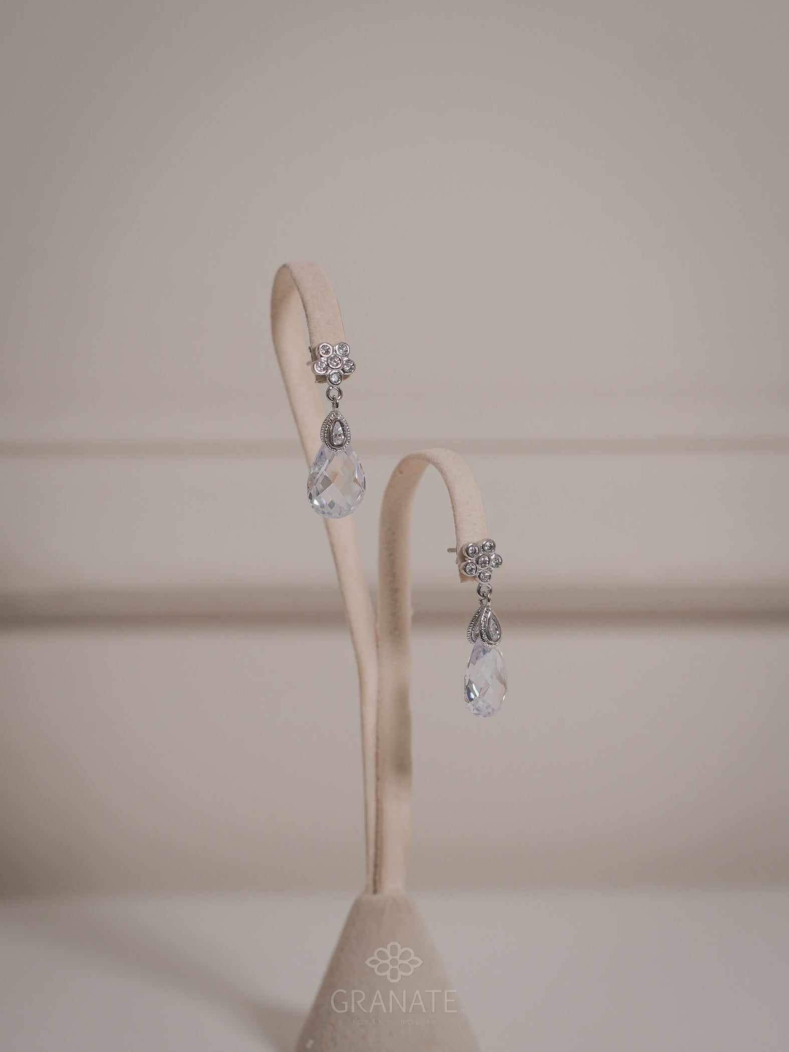 Aretes Flor y Gota de Plata