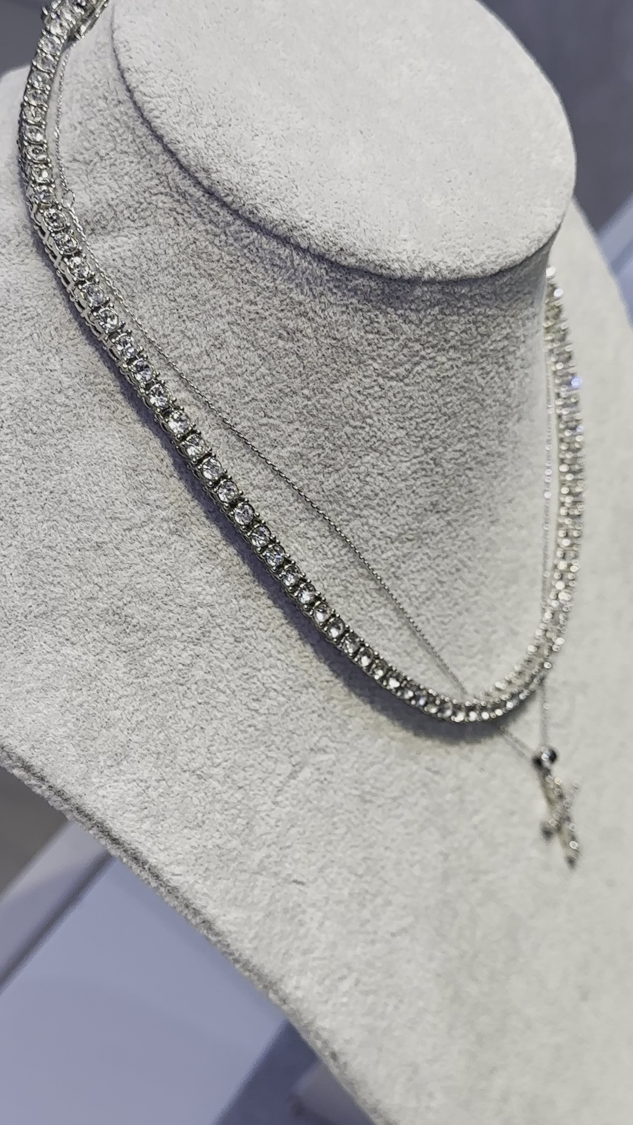Collar Cruz de Plata