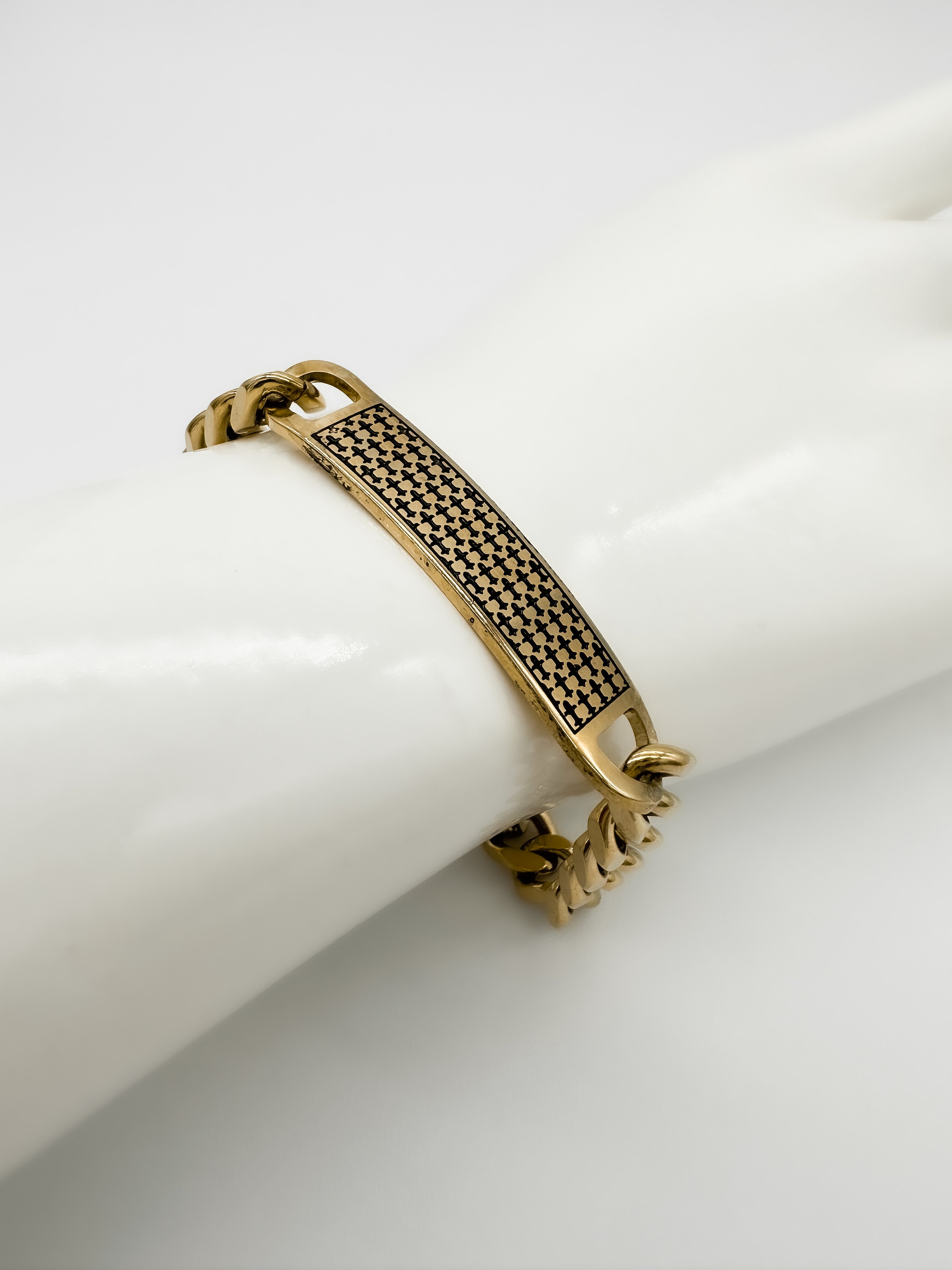 Brazalete Caballero Placa Dorado
