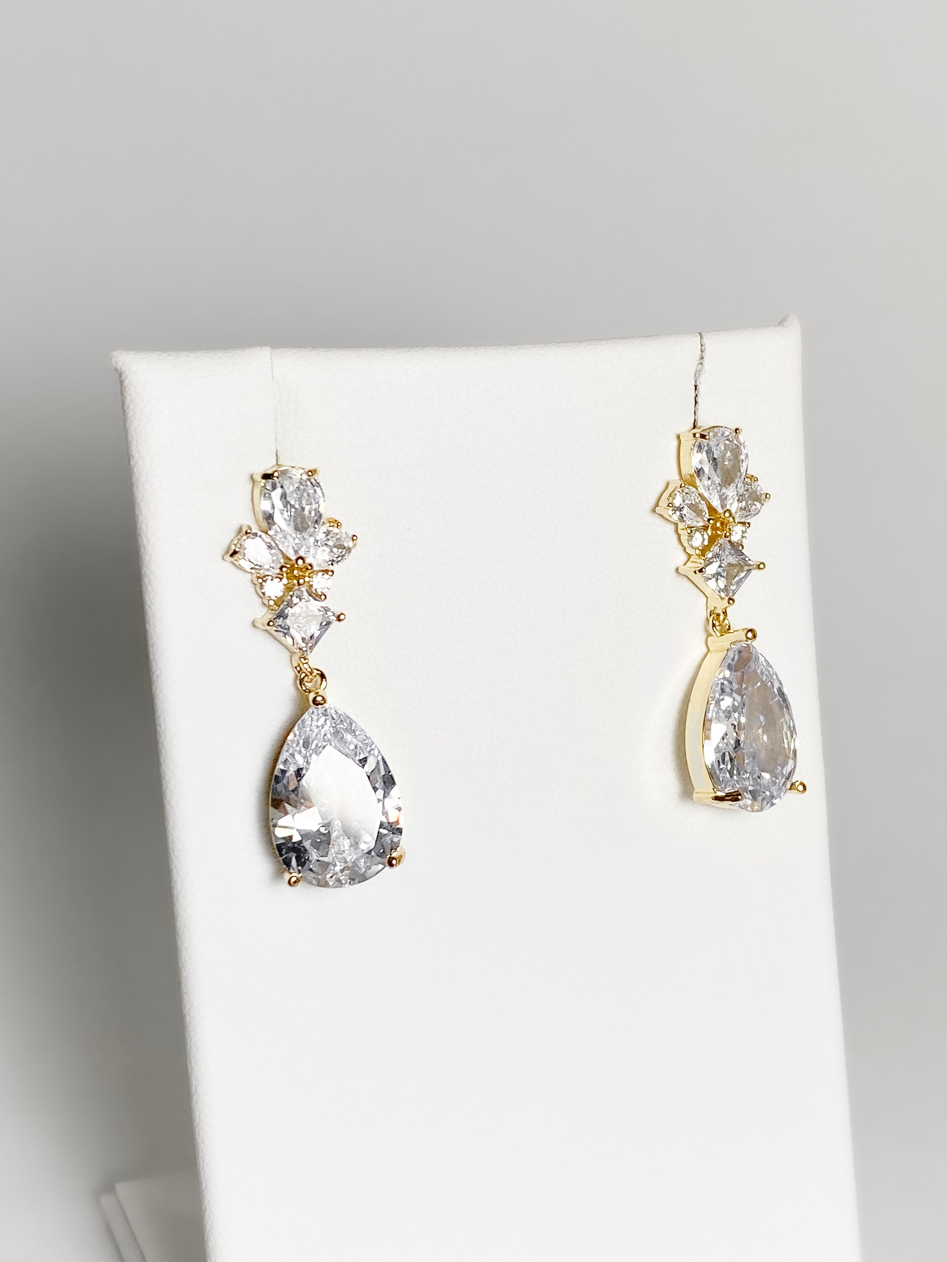 Aretes Gota Zirconia - Dorado