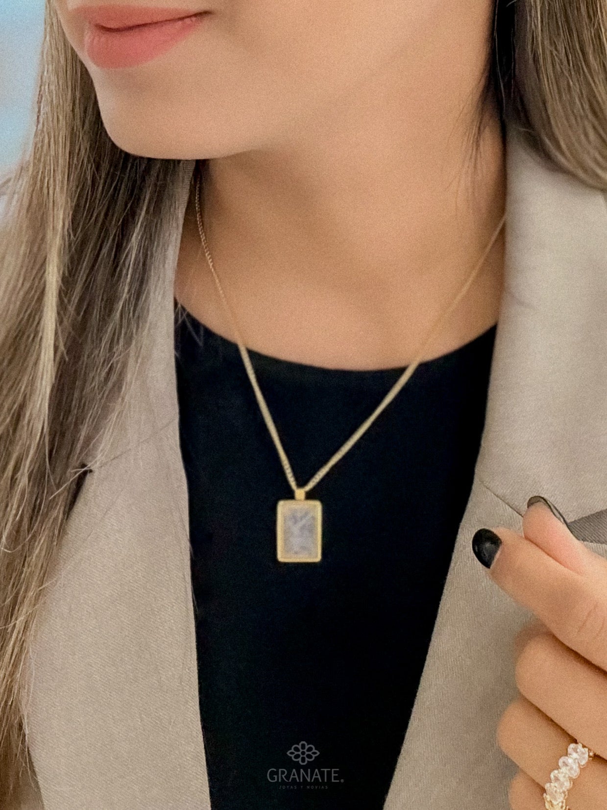 Collar Placa - Blanco