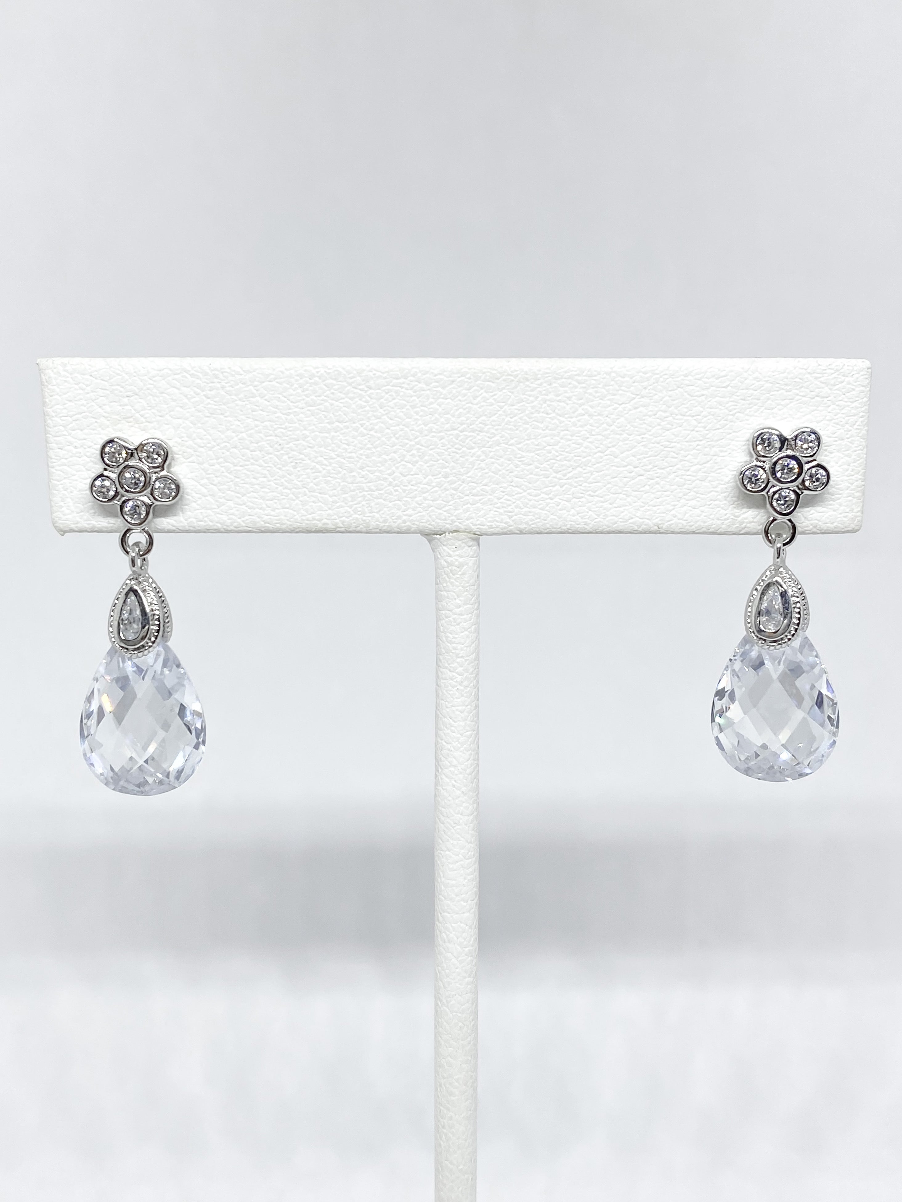 Aretes Flor y Gota de Plata