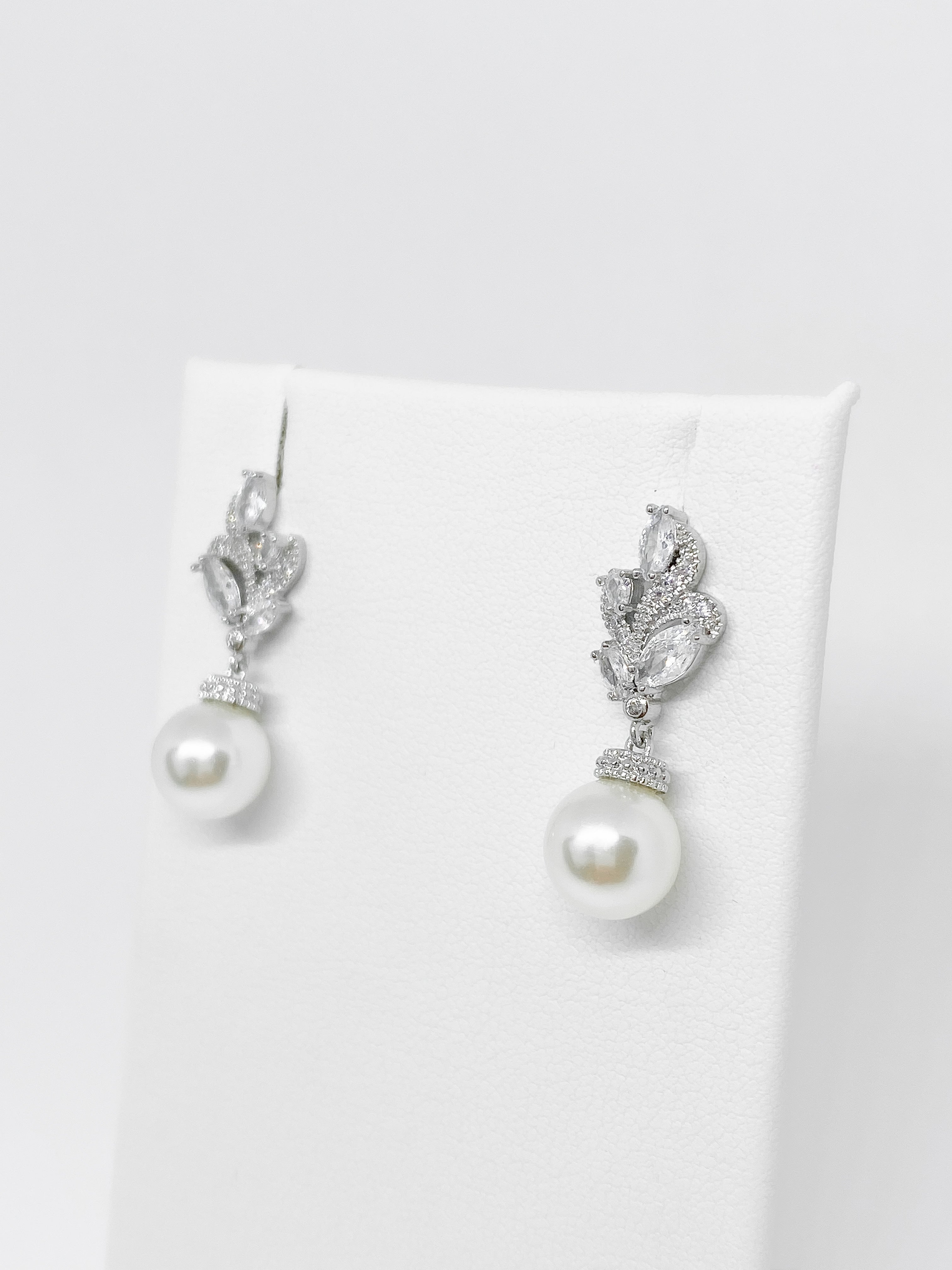 Aretes Hojitas Perla