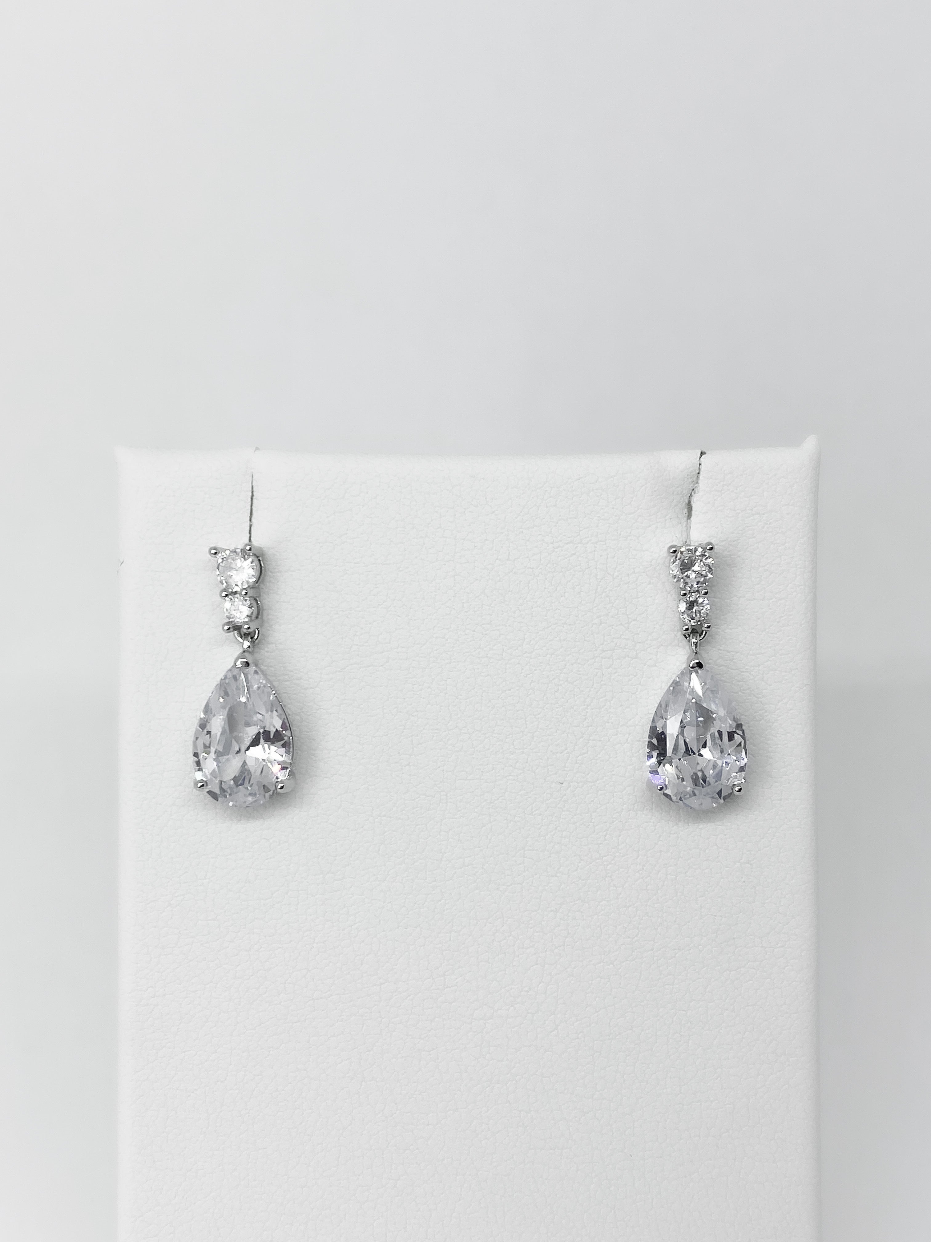 Aretes Gota Zirconia - Plateado