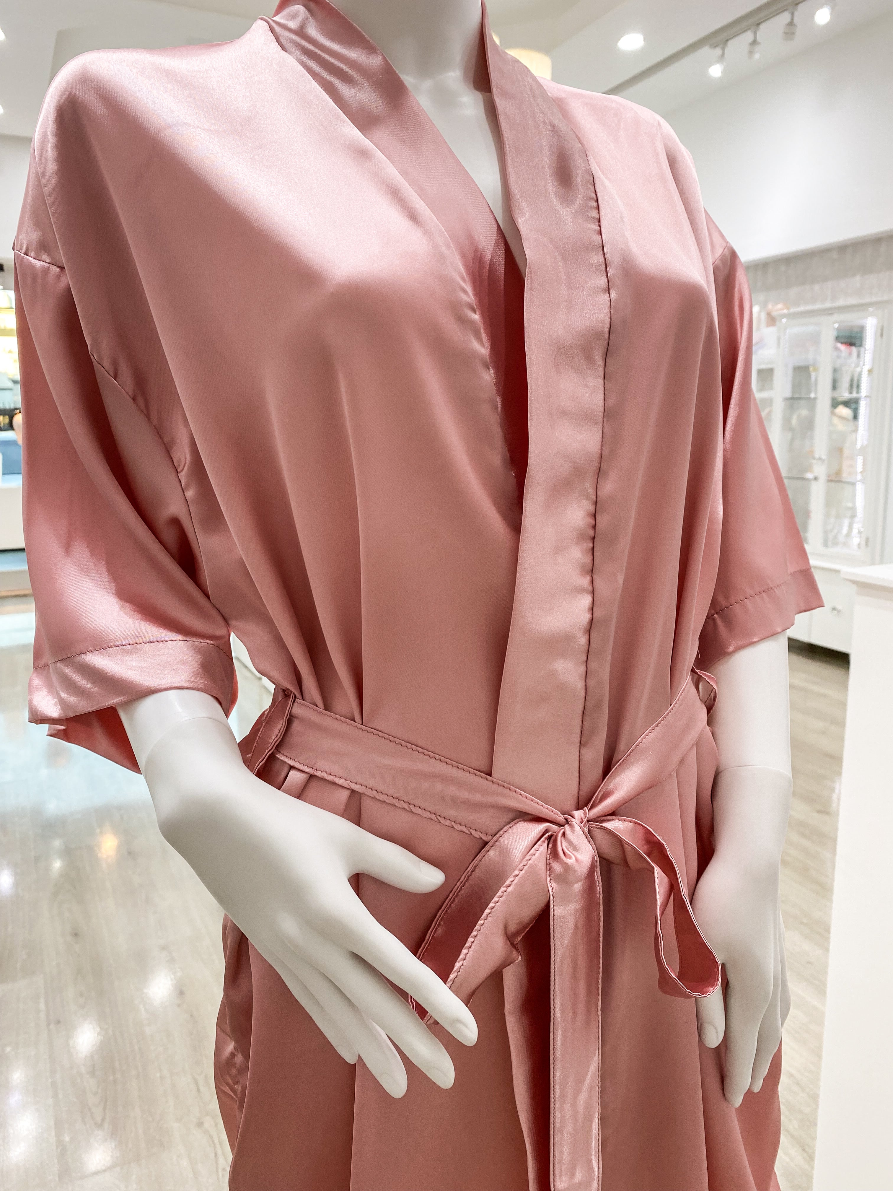 Bata Bordada “Mother Of The Bride” - Colores a Elegir