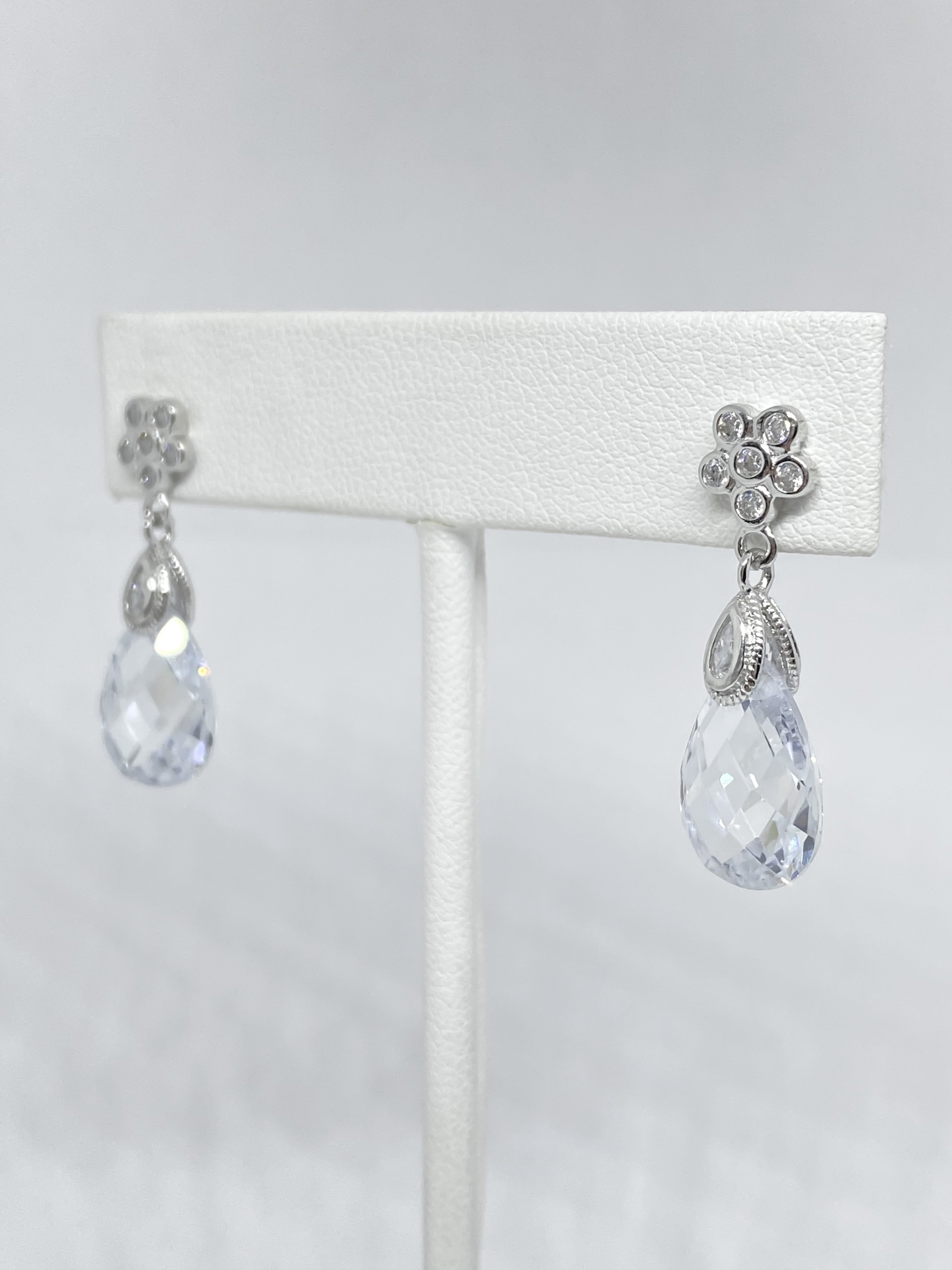 Aretes Flor y Gota de Plata