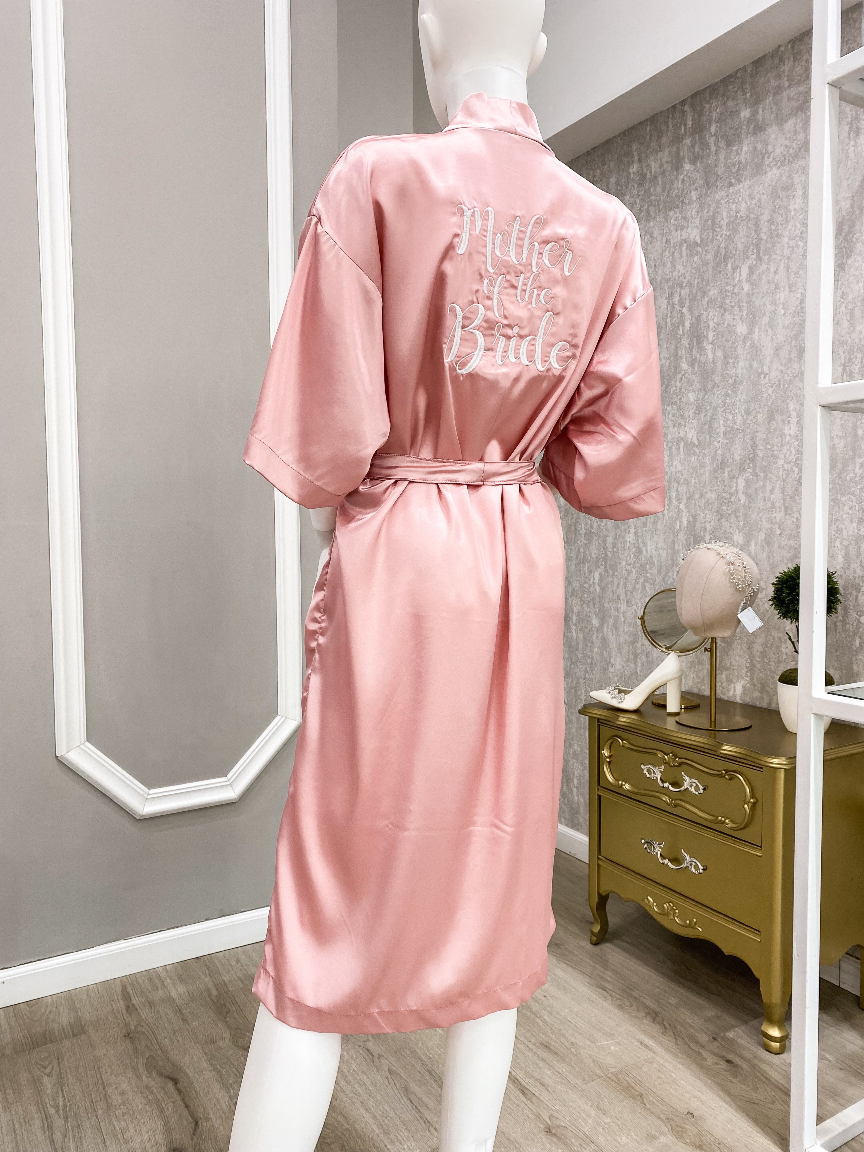 Bata Bordada “Mother Of The Bride” - Las Favoritas