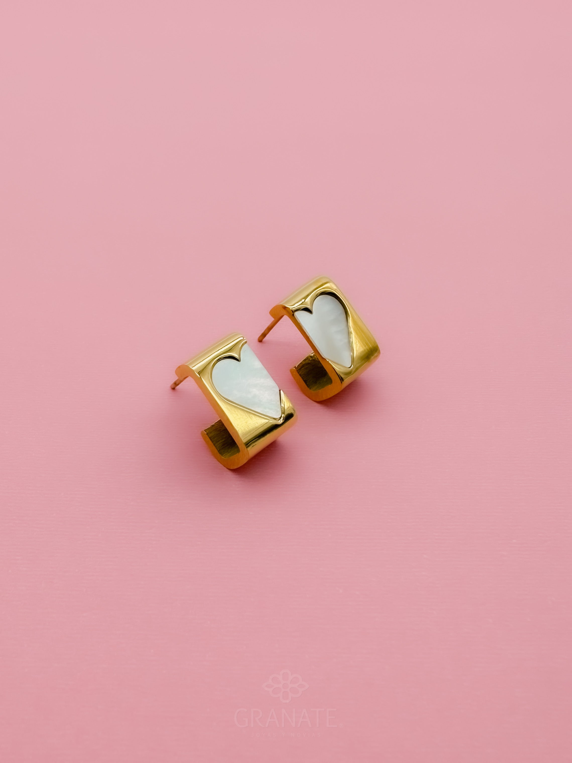 Aretes Medio Corazón