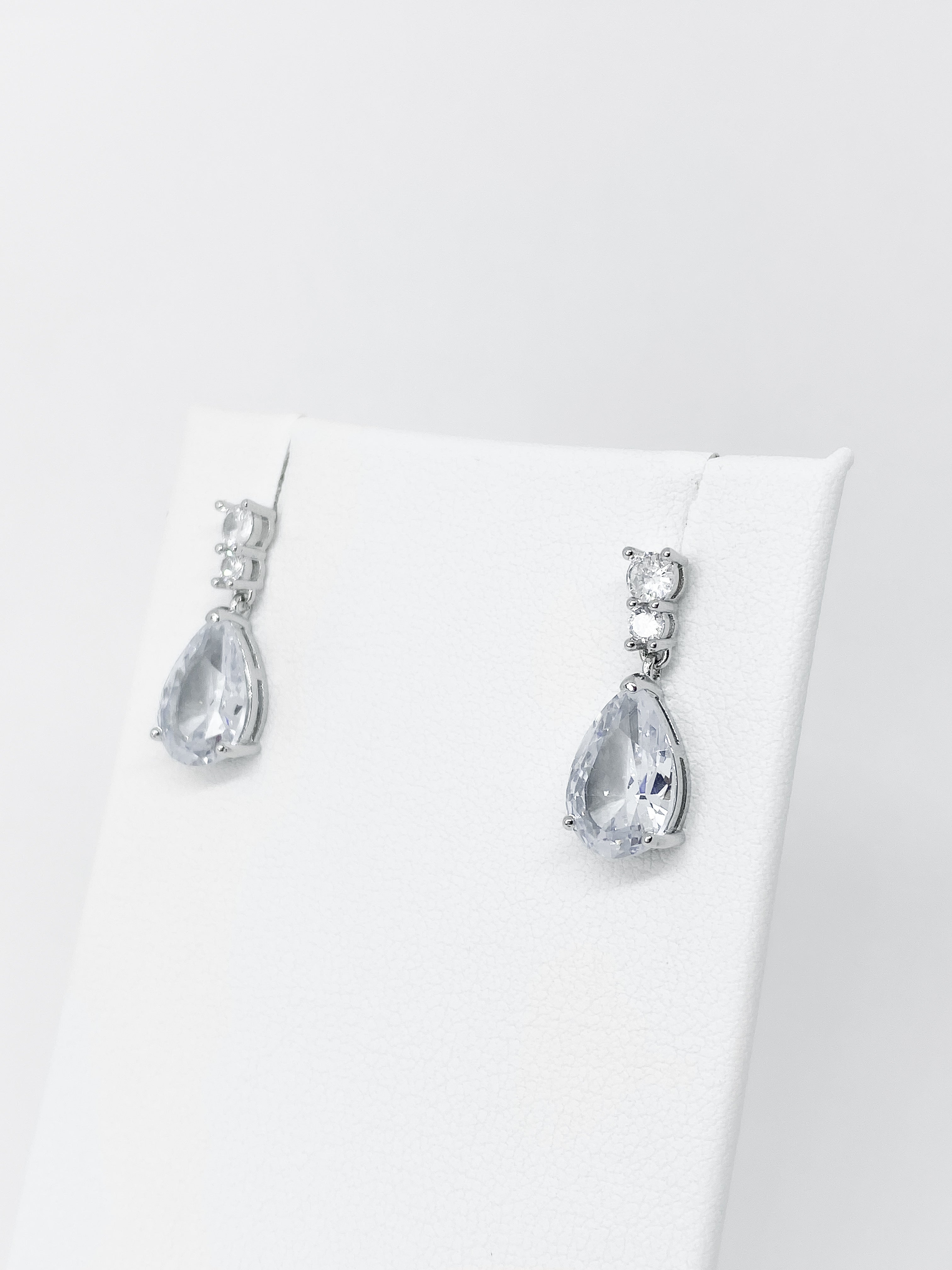 Aretes Gota Zirconia - Plateado