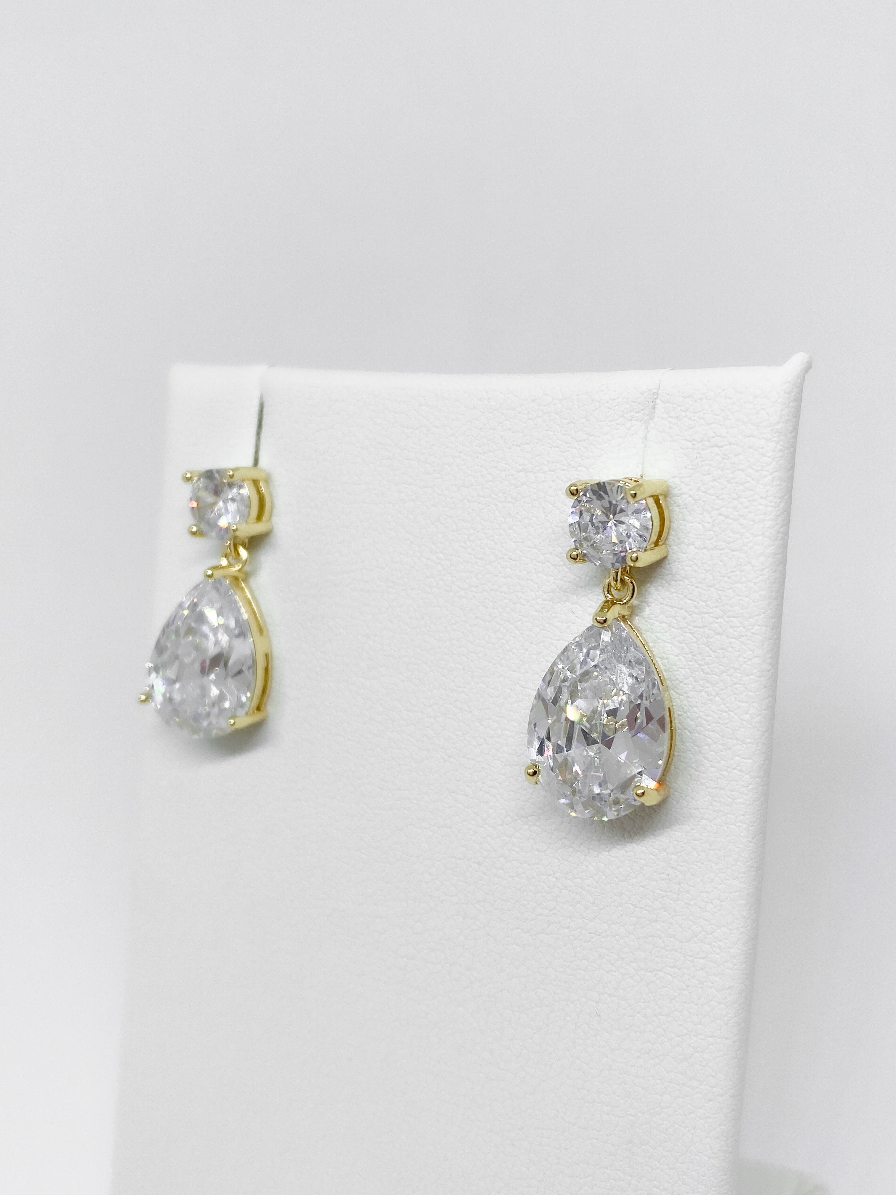 Aretes Punto Gota - Dorado