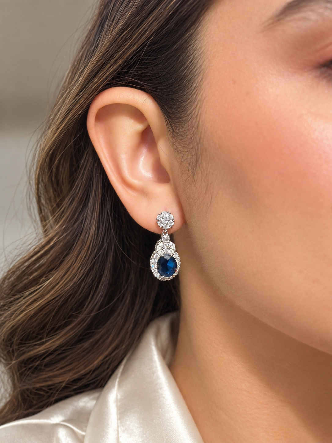 Aretes Floral Oval Zafiro