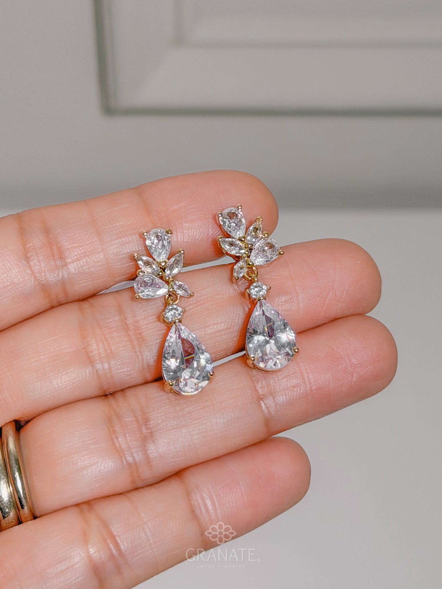 Aretes Mix y Gota Colgante