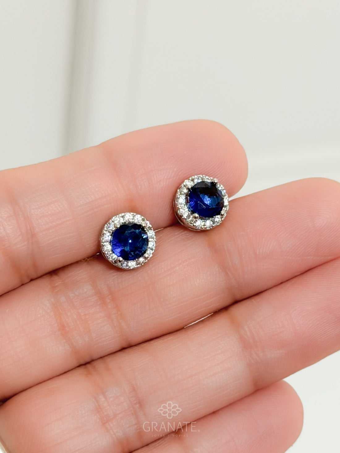 Aretes Solitario Halo