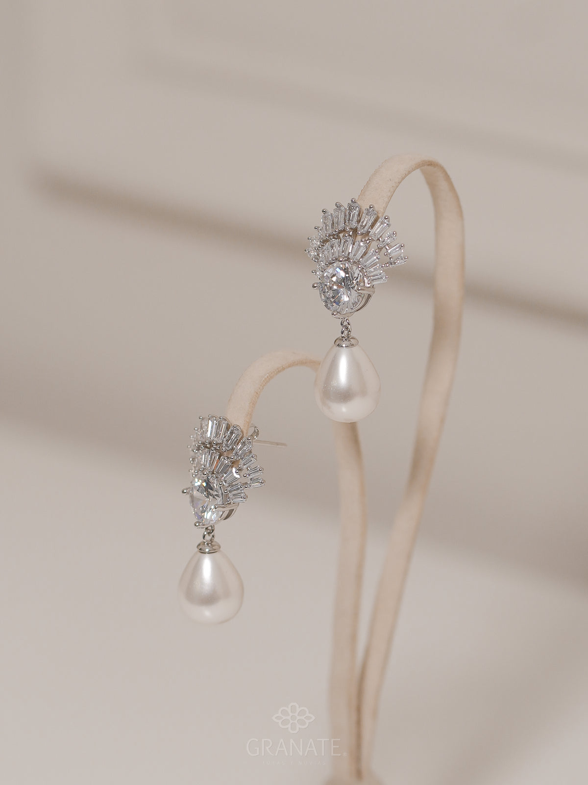Aretes Fania con Perla Gota