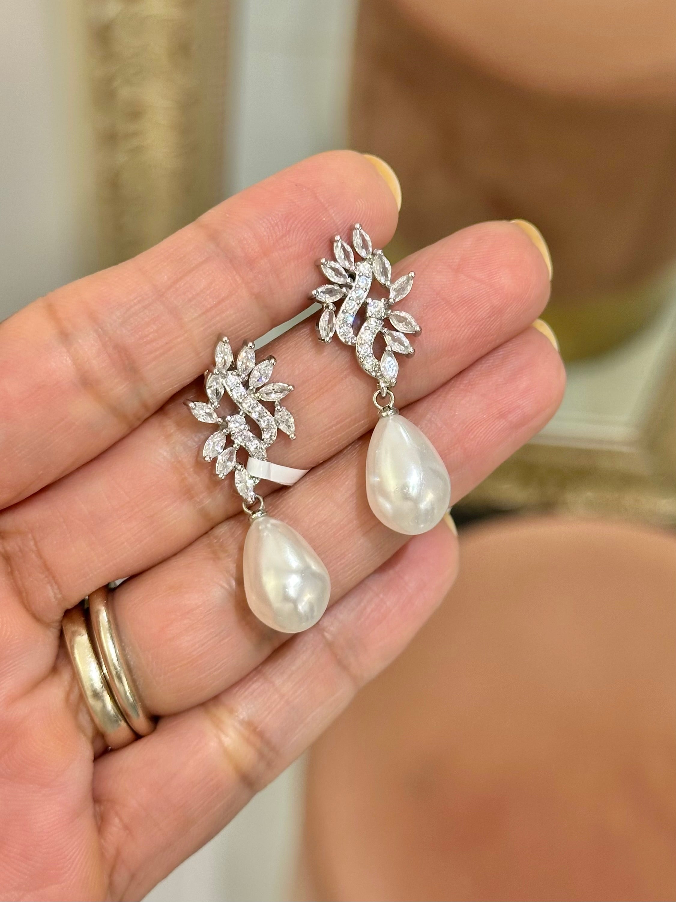 Aretes Marquises y Perla Gota