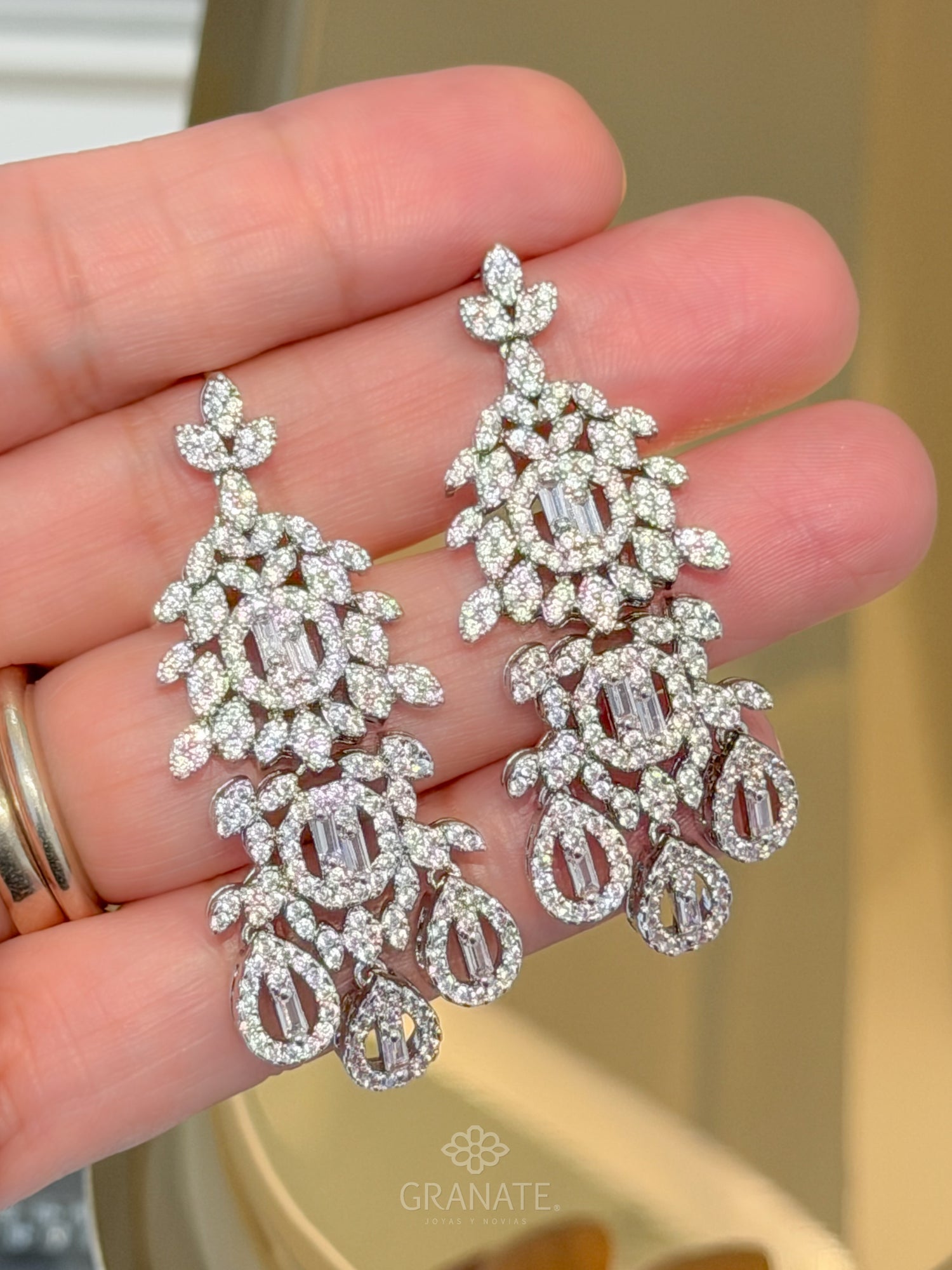 Aretes Hojas y Tres Gotas