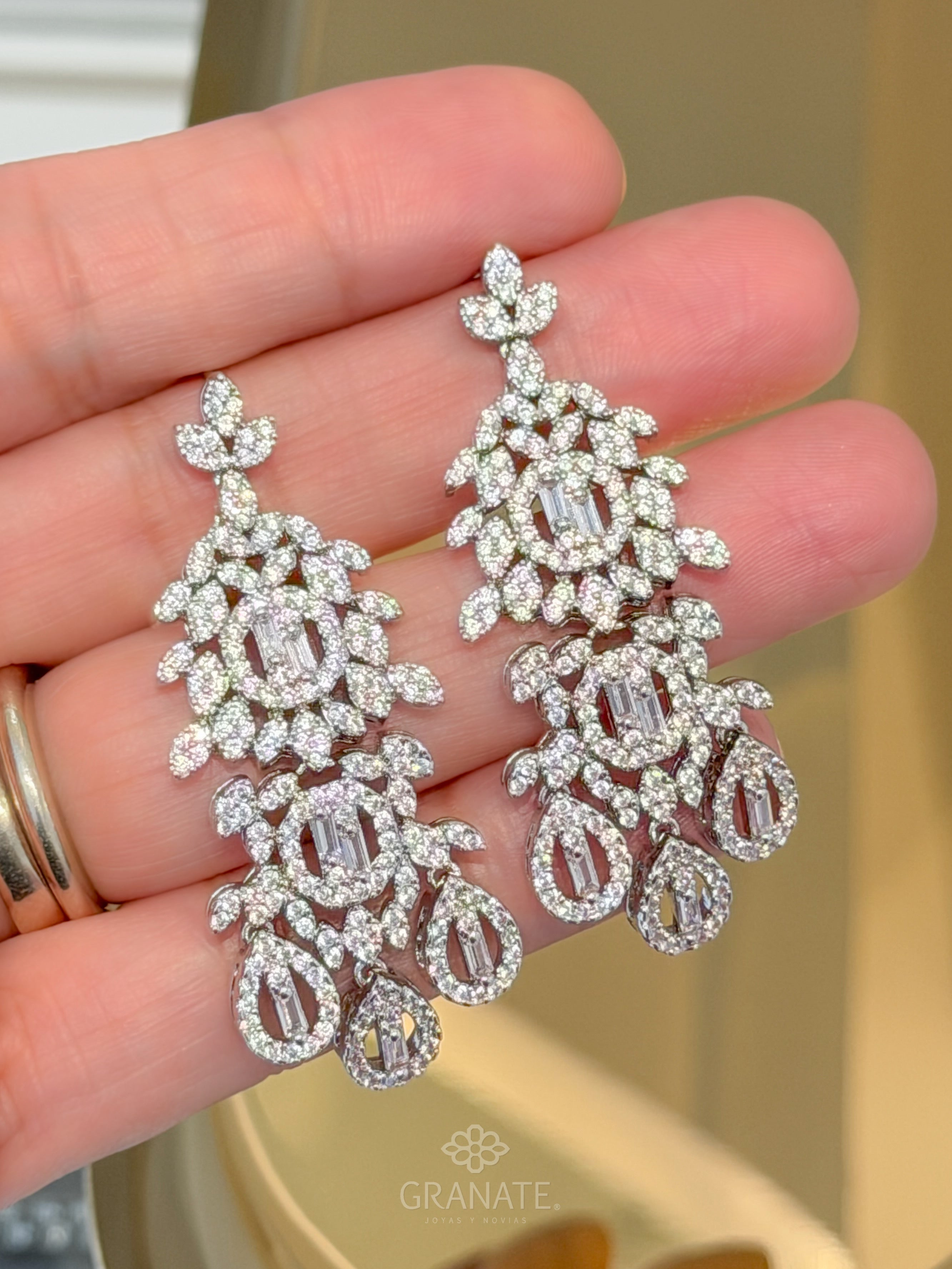 Aretes Hojas y Tres Gotas