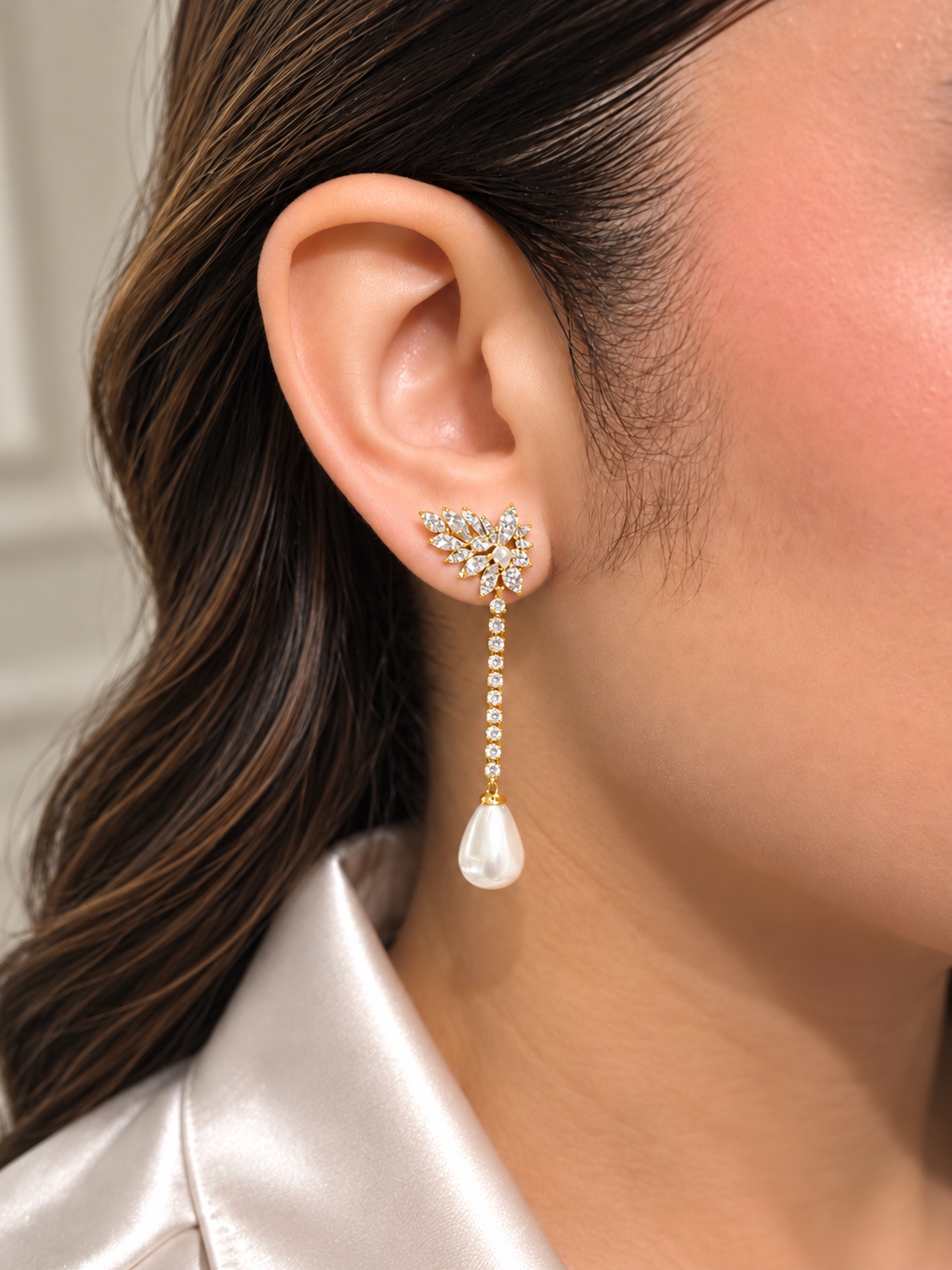 Aretes Largos Hojitas y Perla Gota - Dorado