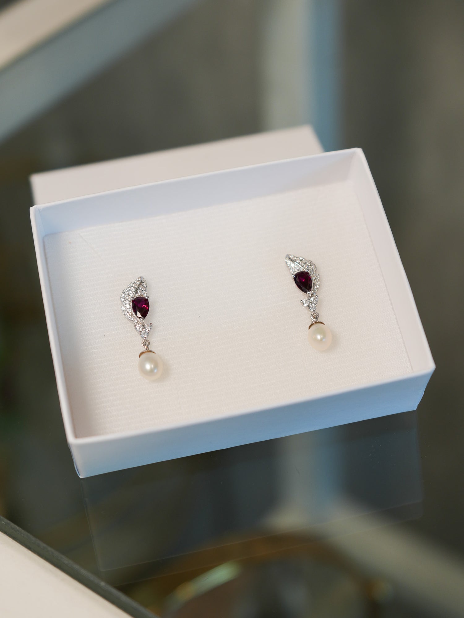 Aretes Hoja Gota Burgundy de Plata