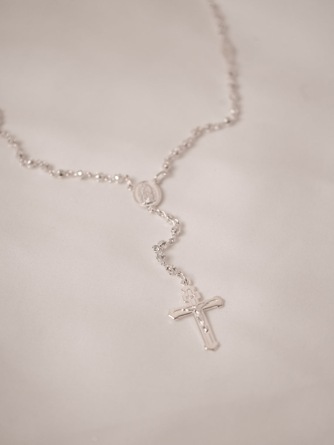 BIBLIAS, ROSARIOS Y KITS