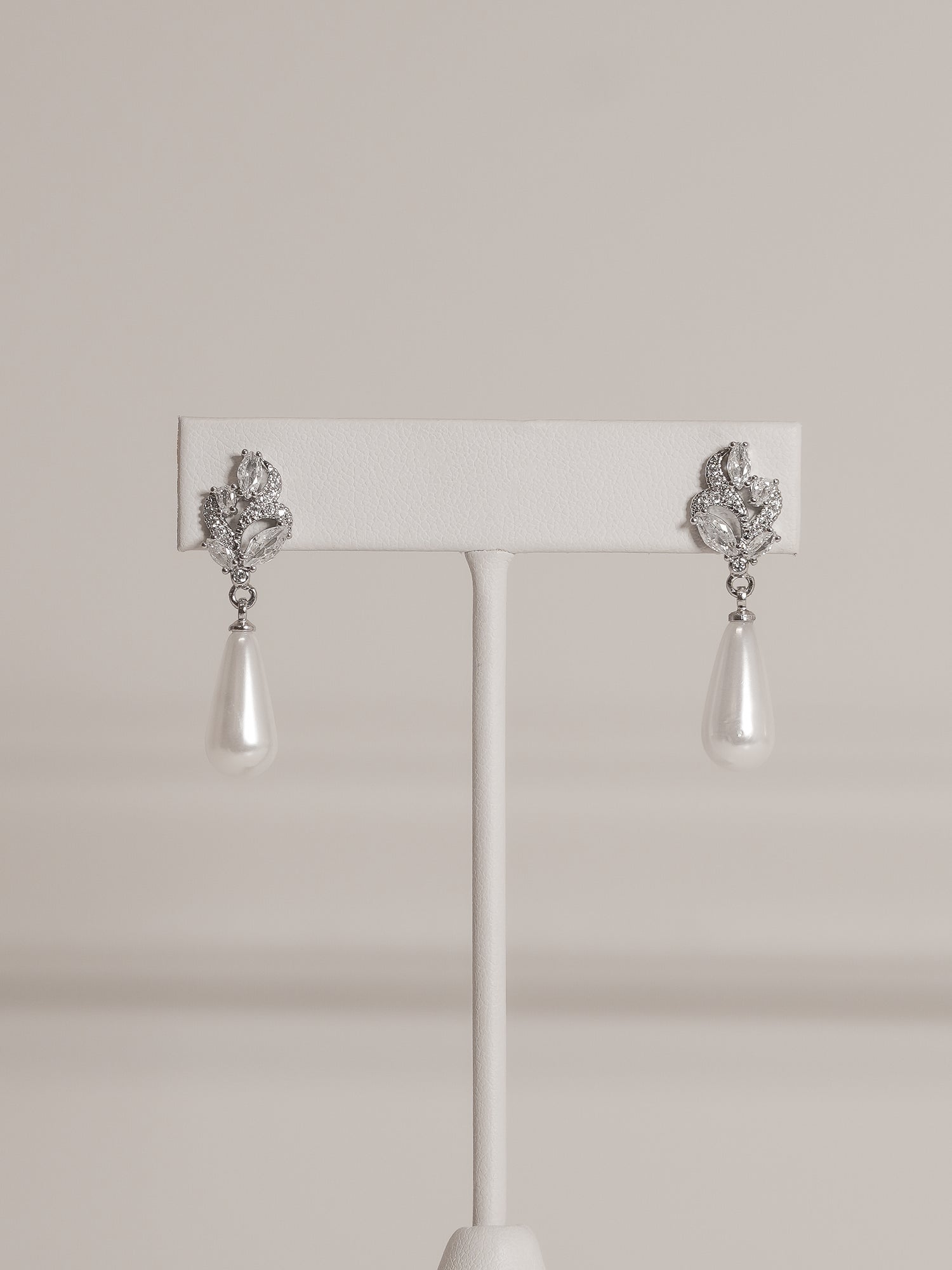Aretes Perla Gota Larga