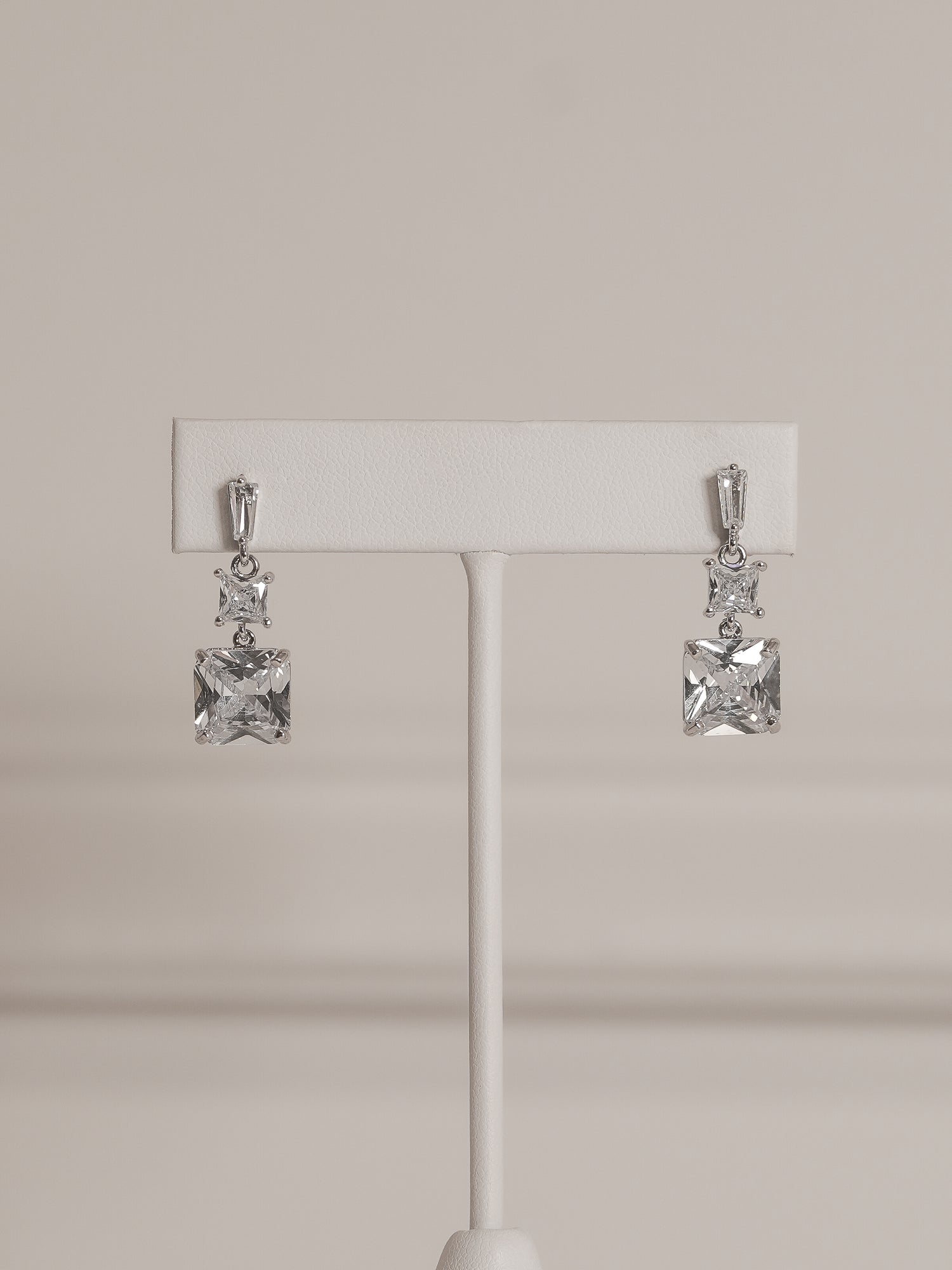 Aretes Barra y Cuadro