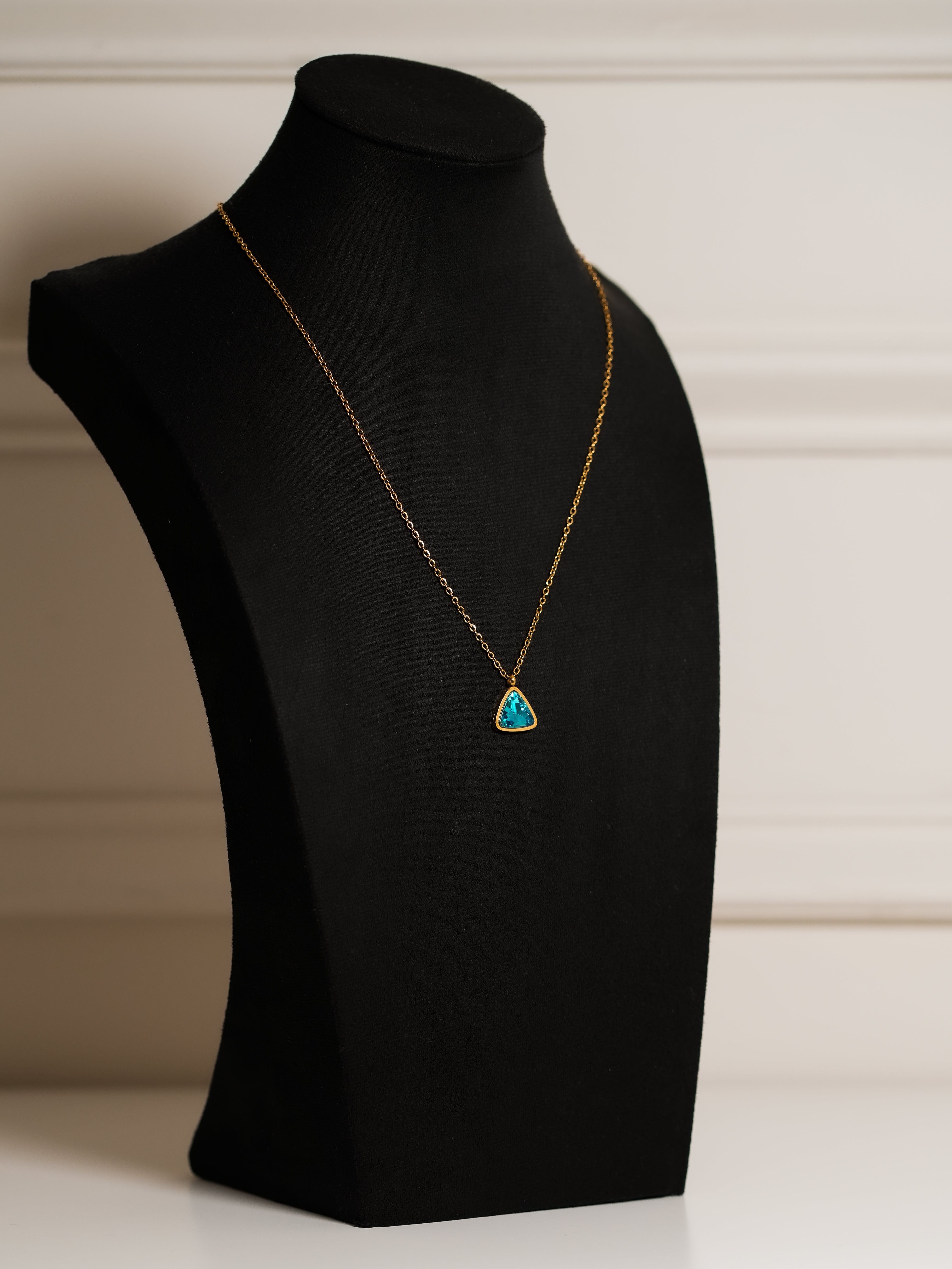 Collar Triángulo